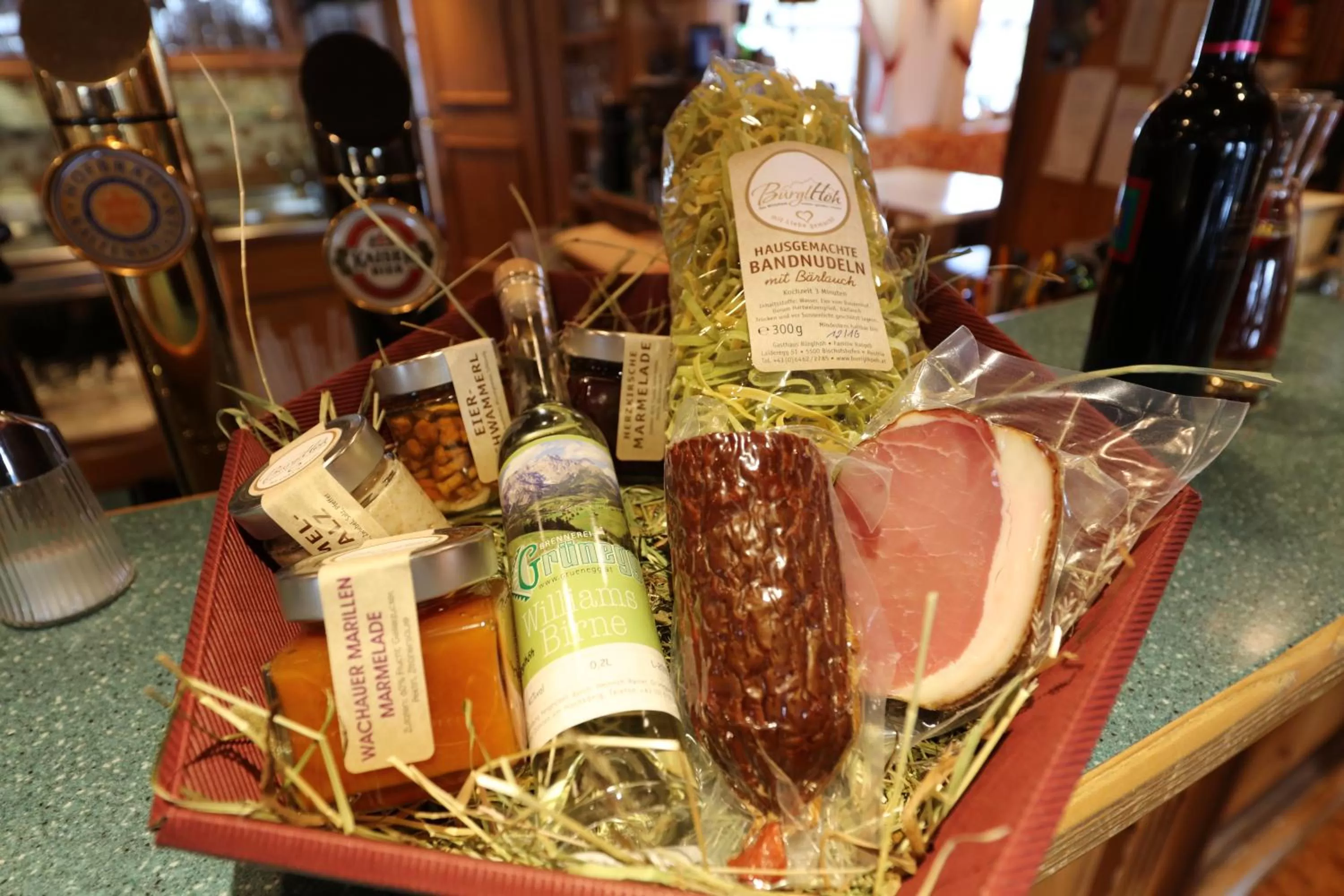 Food and drinks in Hotel und Alpen Apartments mit Sauna - Bürglhöh