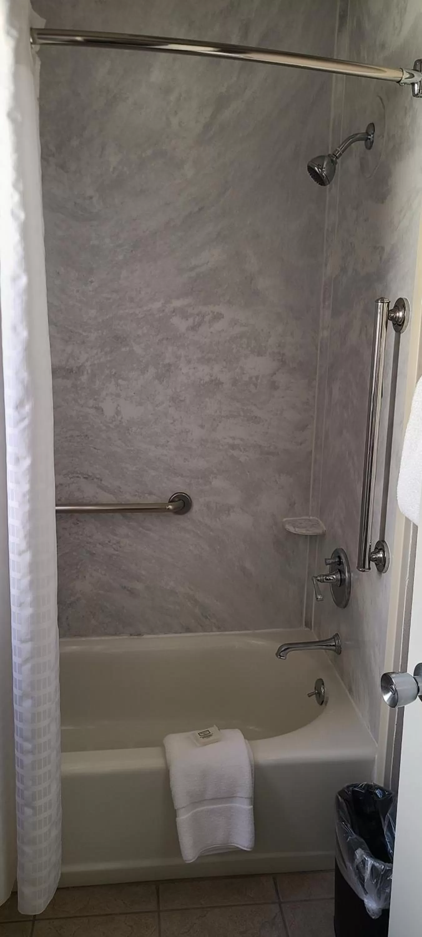 Bathroom in Dow Villa Motel