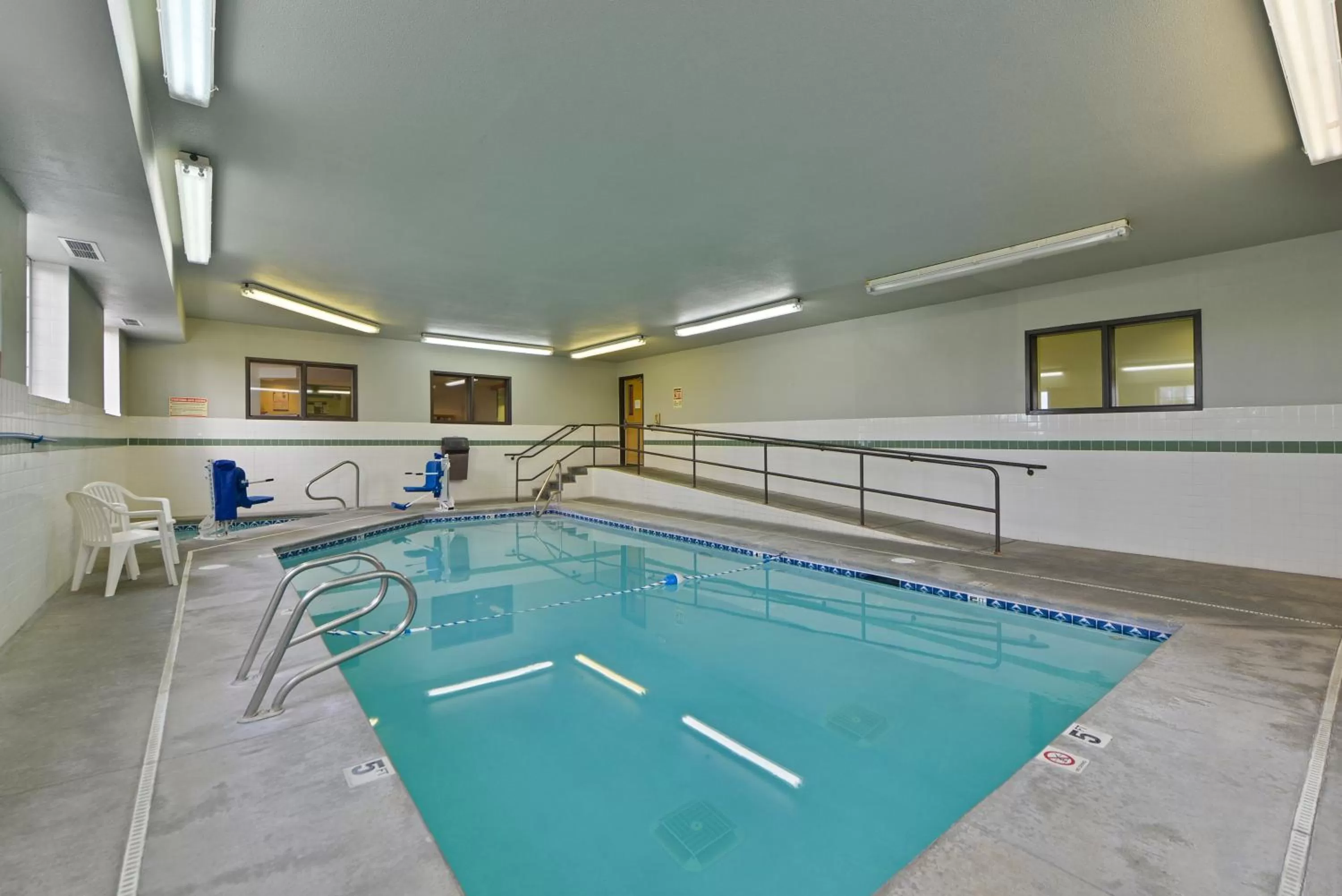 Swimming pool in Motel 6-Meridian, ID - Boise W