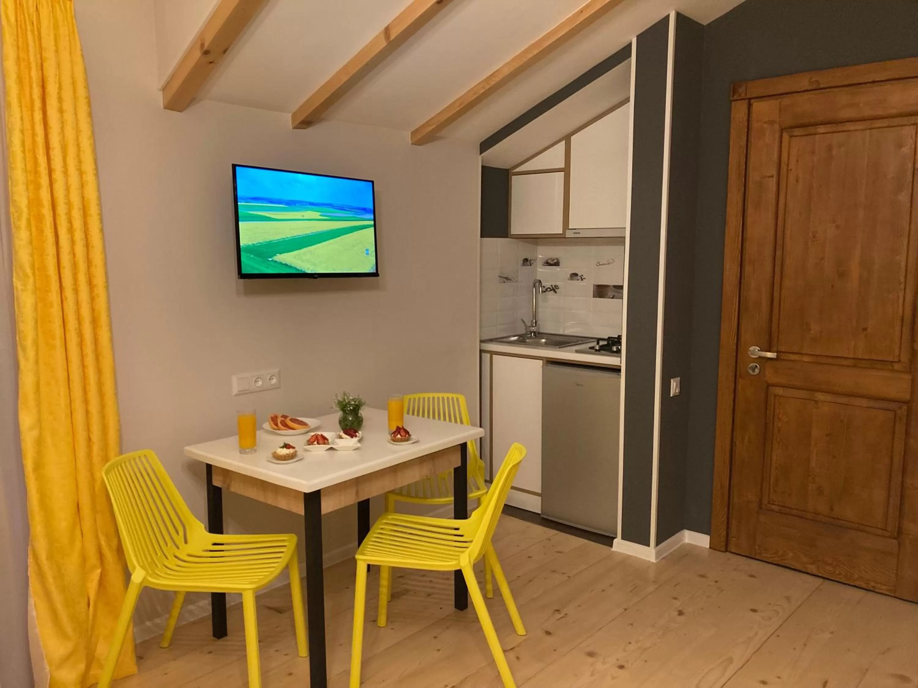 Borjomi Yellow Hotel