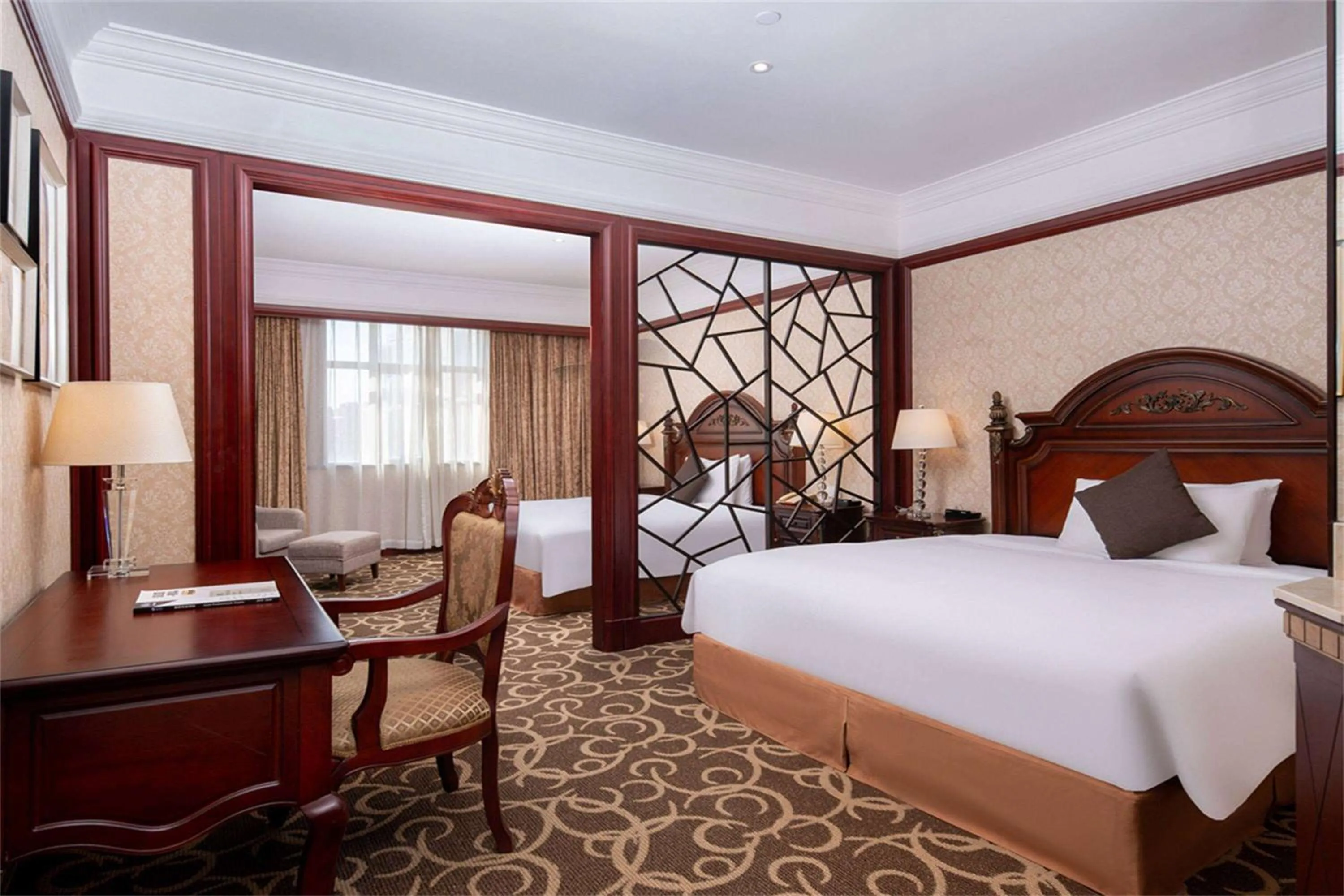 Photo of the whole room, Bed in Wyndham Shanghai Hongqiao-Near NECC