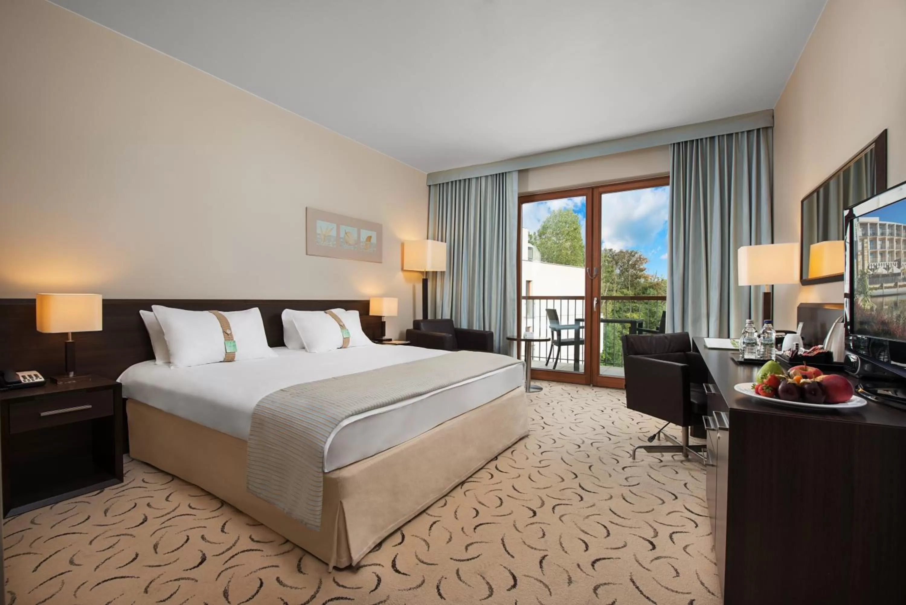 Photo of the whole room, Bed in Holiday Inn Resort Warsaw Józefów by IHG