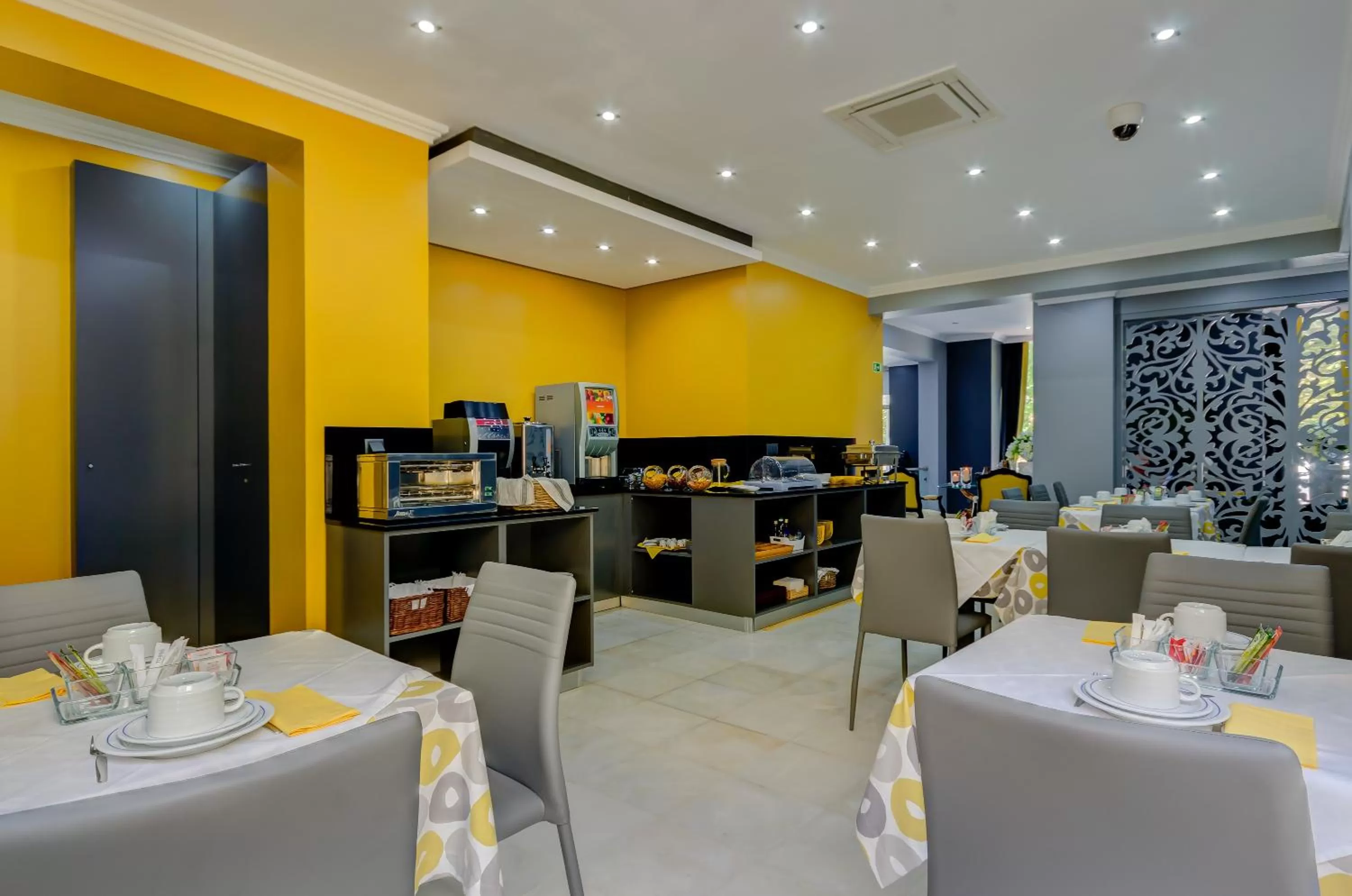 Breakfast in Hotel Avenida Park