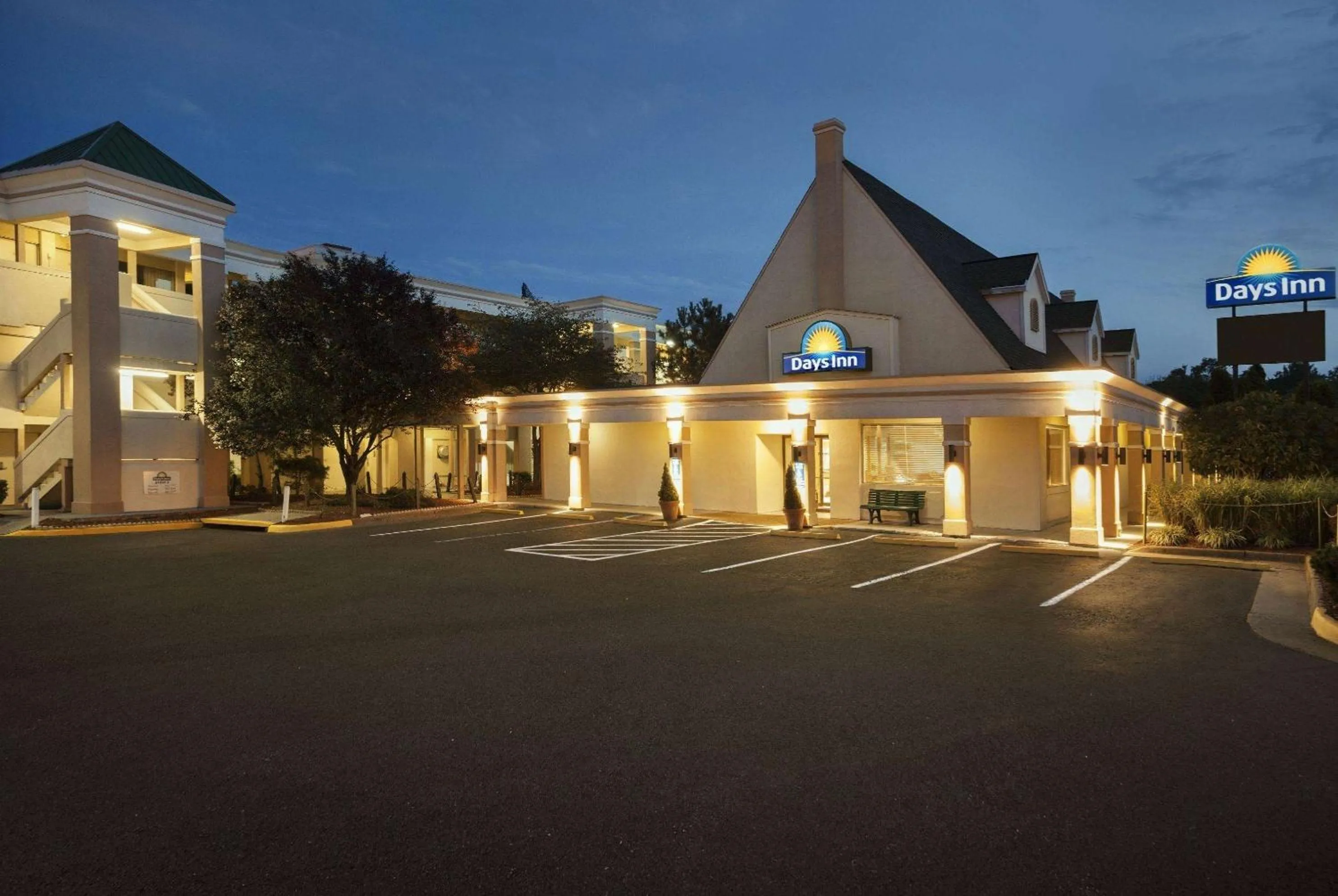 Days Inn by Wyndham WestEnd Alexandria,VA Washington DC Area