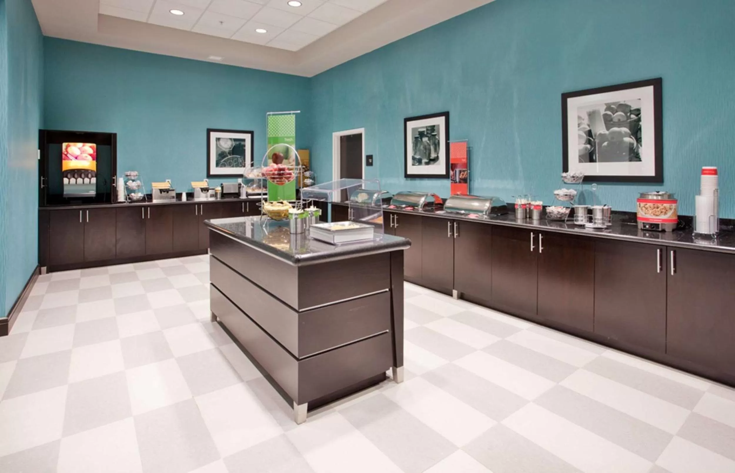 Dining area in Hampton Inn Kearney