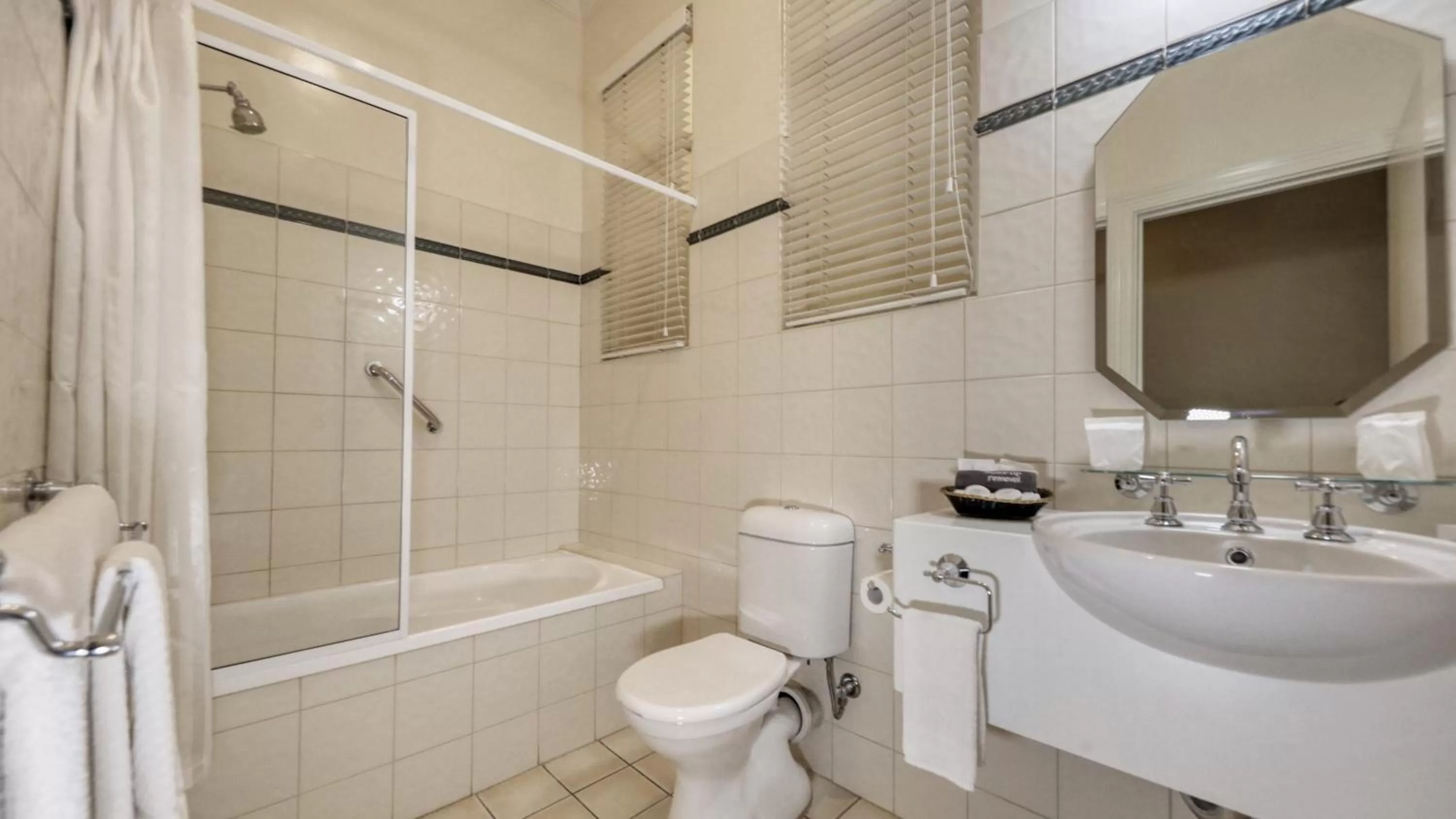 towels in Royal Exchange Hotel