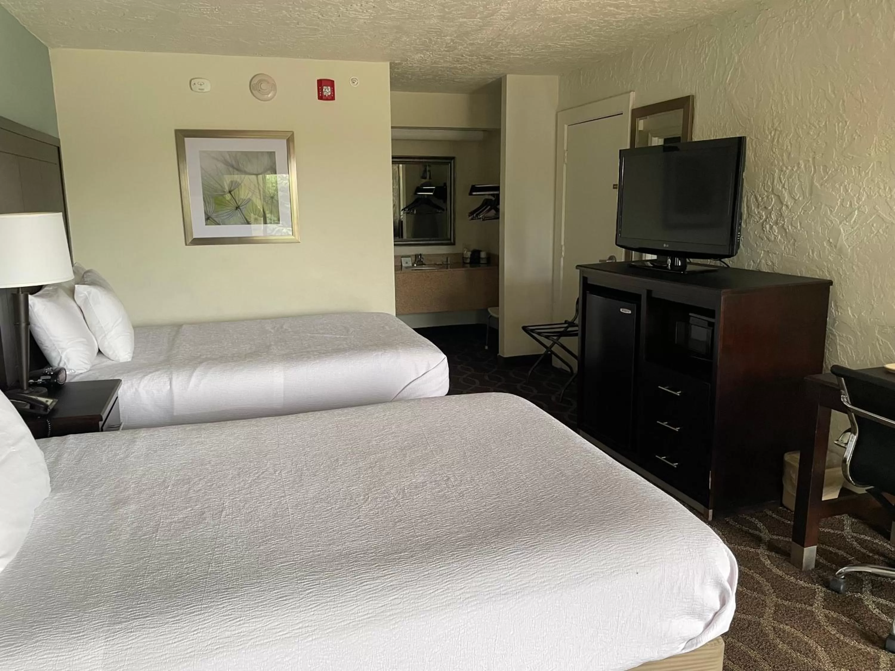 Bed in Quality Inn Clinton North