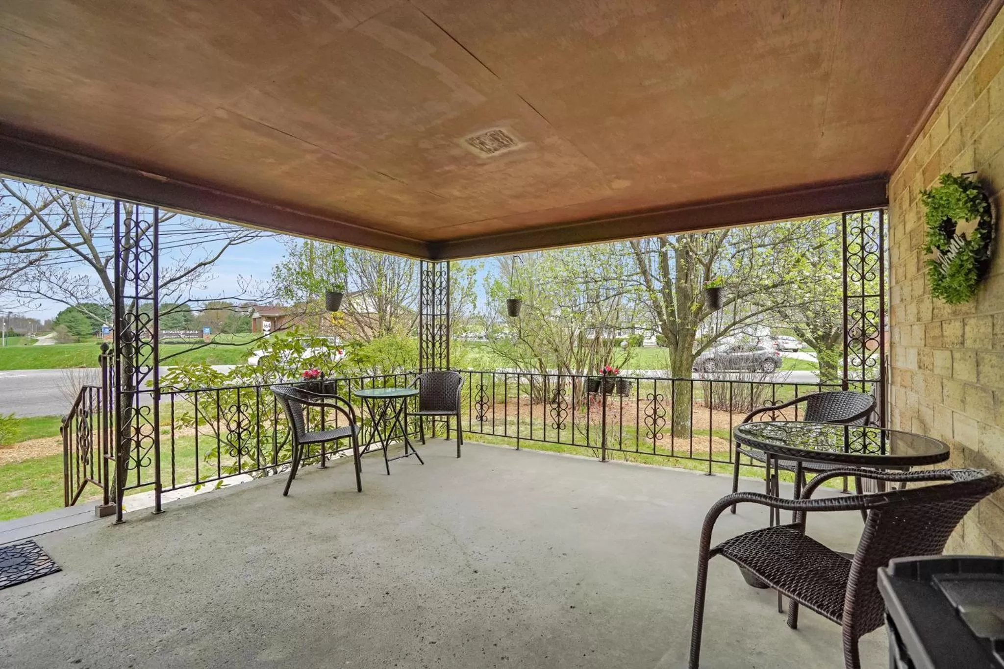 Patio in Hocking Hills Inn