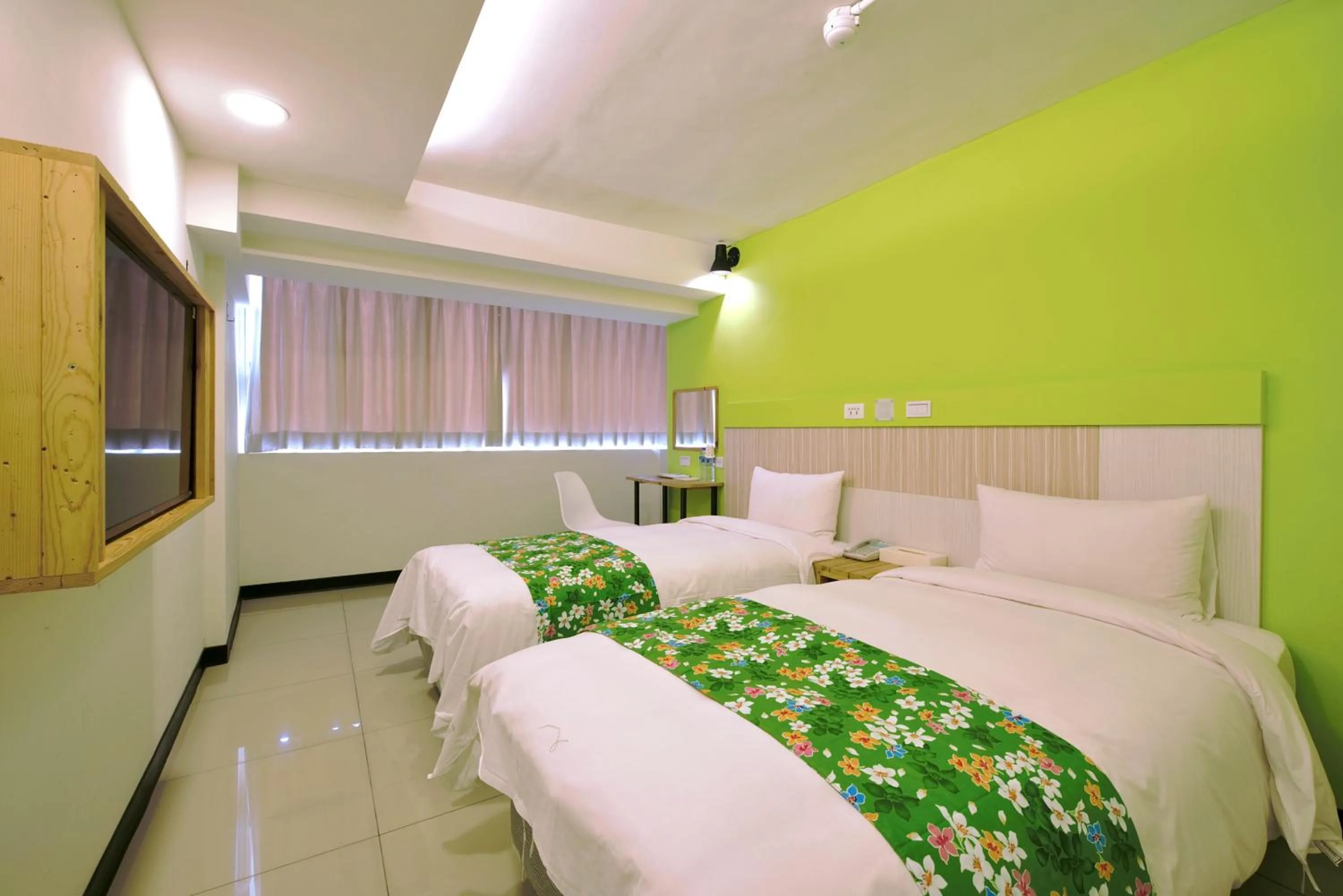 Bed in Good Night Hotel