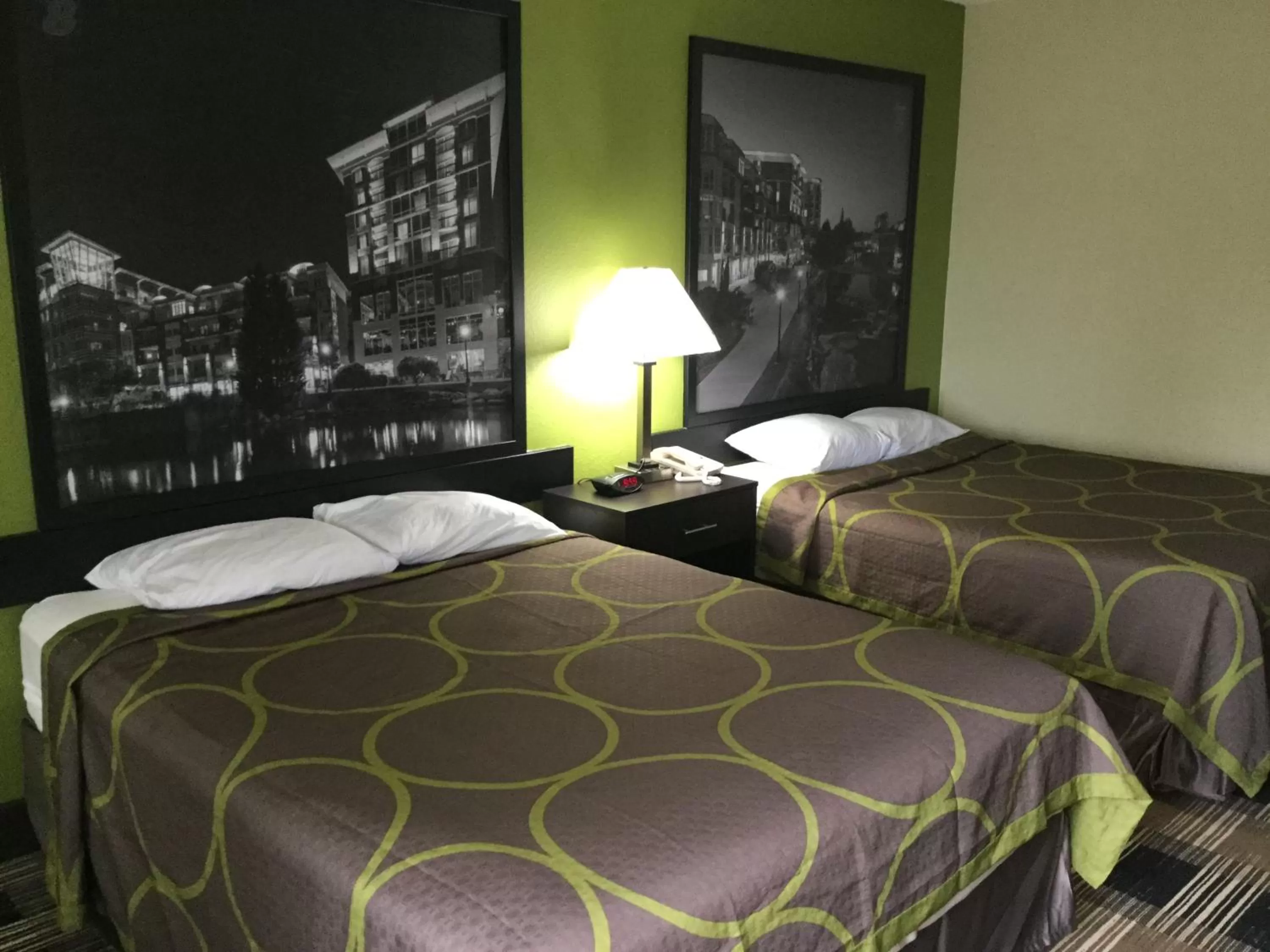 Bed in Super 8 by Wyndham Greer/Spartanburg Area