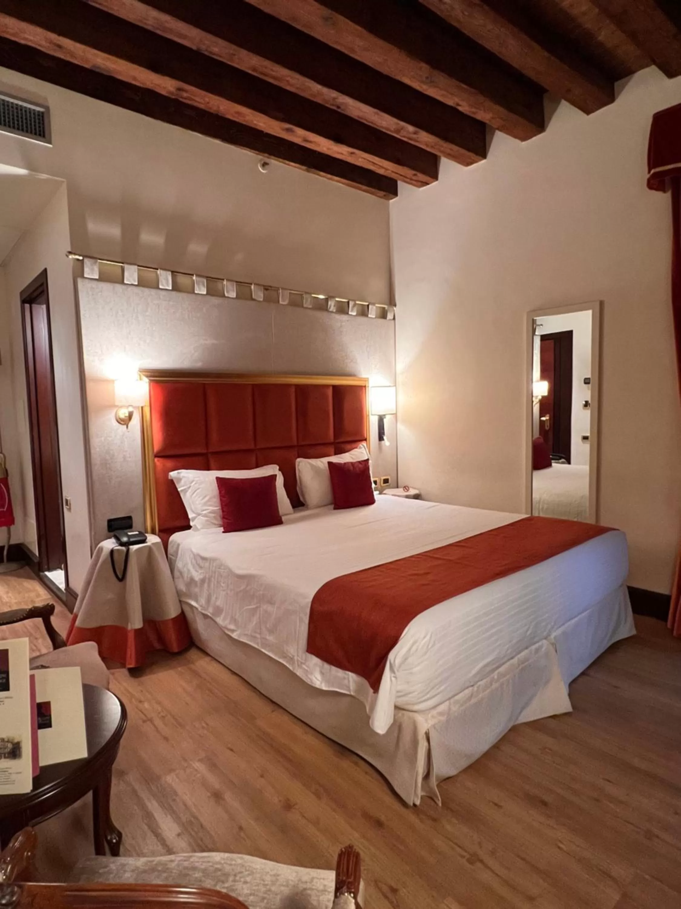 Bedroom, Bed in Ruzzini Palace Hotel