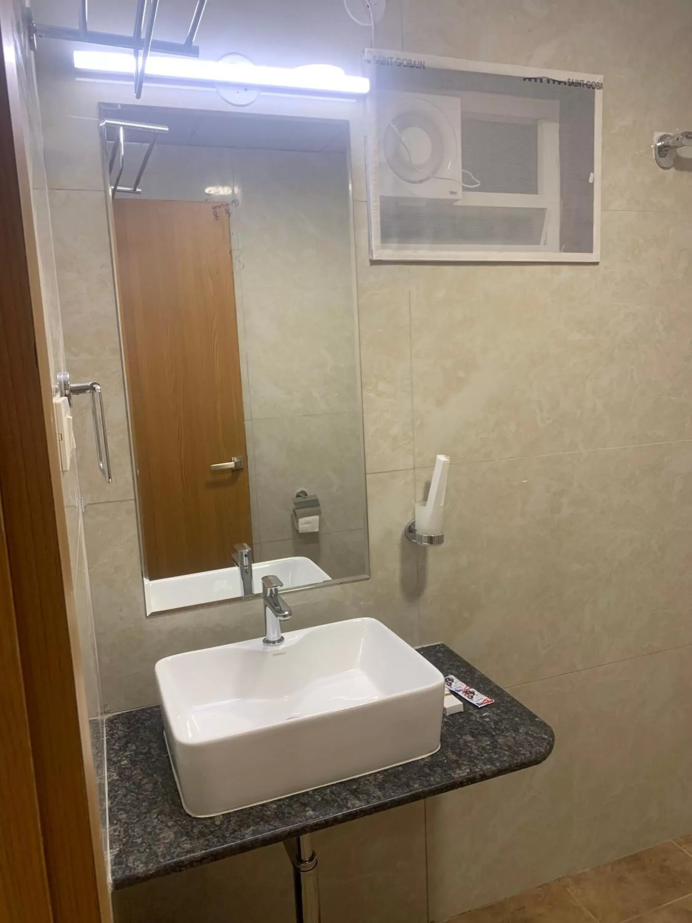 Standard King Room in JN Guestline Standard King Room in JN Guestline