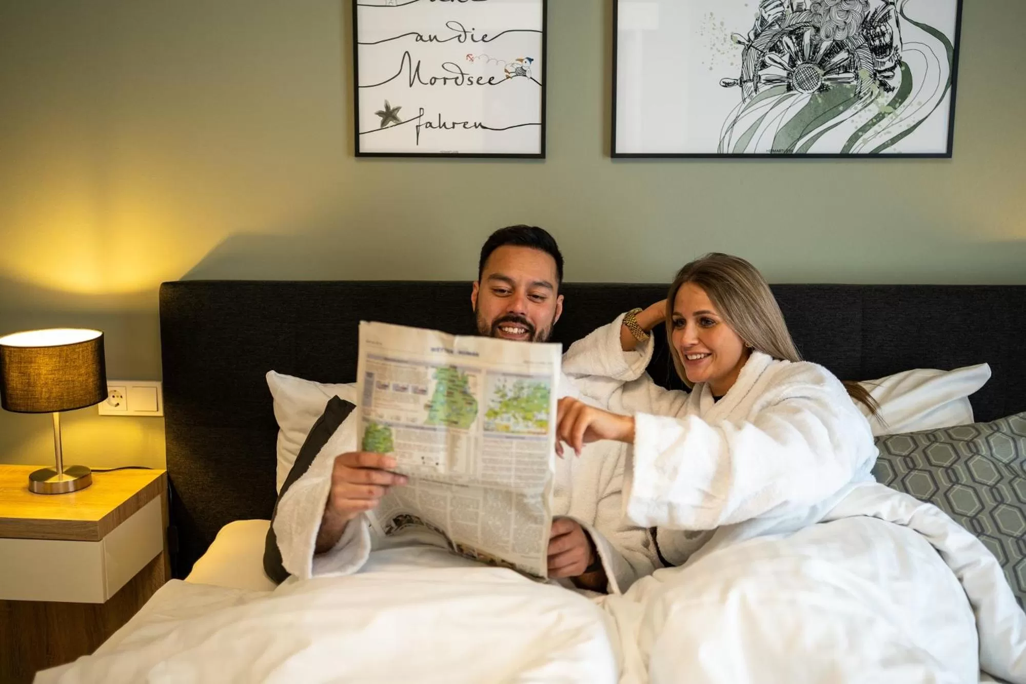 People, Bed in Stadthotel Jever