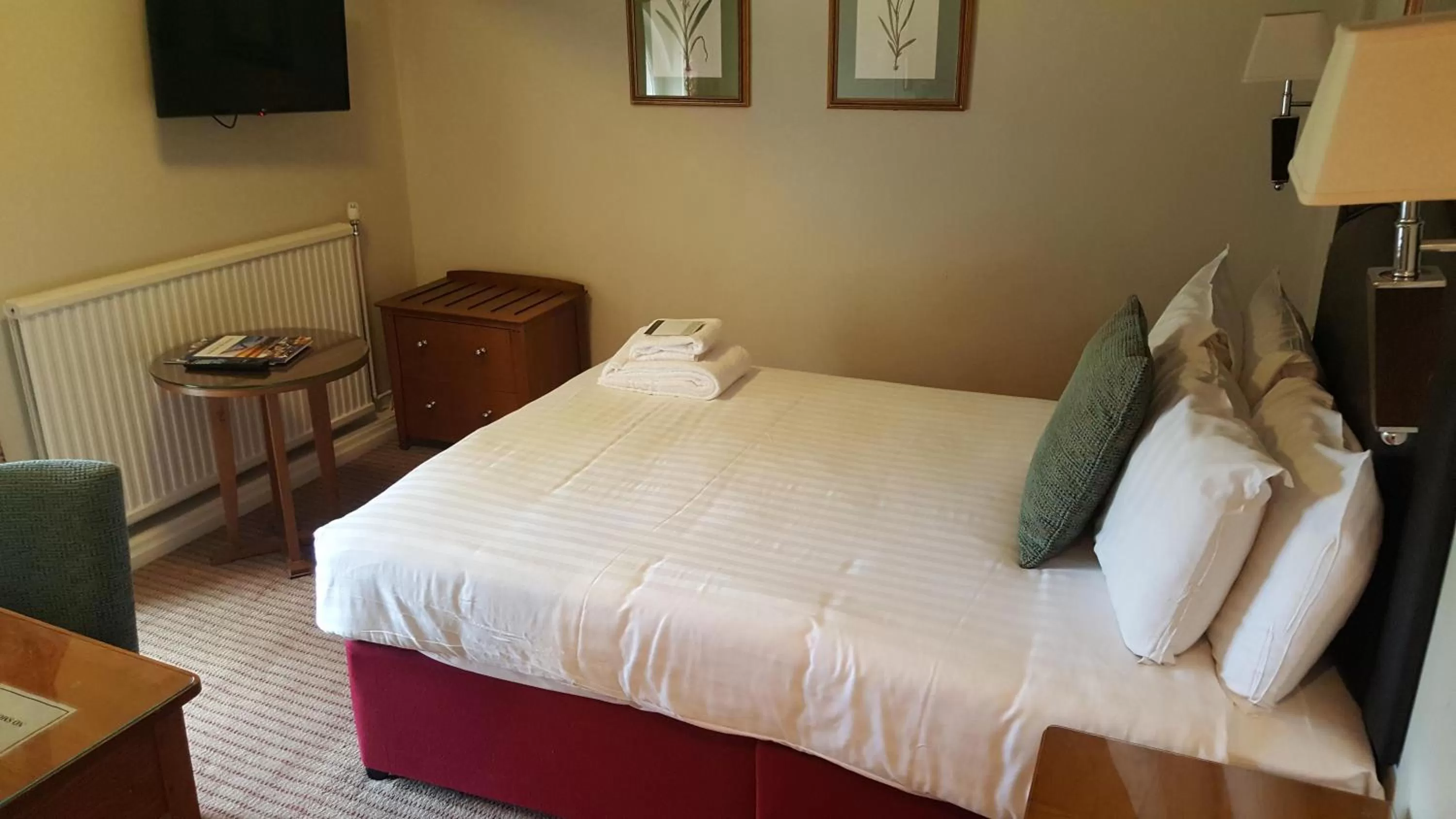 Bed in Hall Garth Hotel Darlington, Sure Hotel Collection by BW