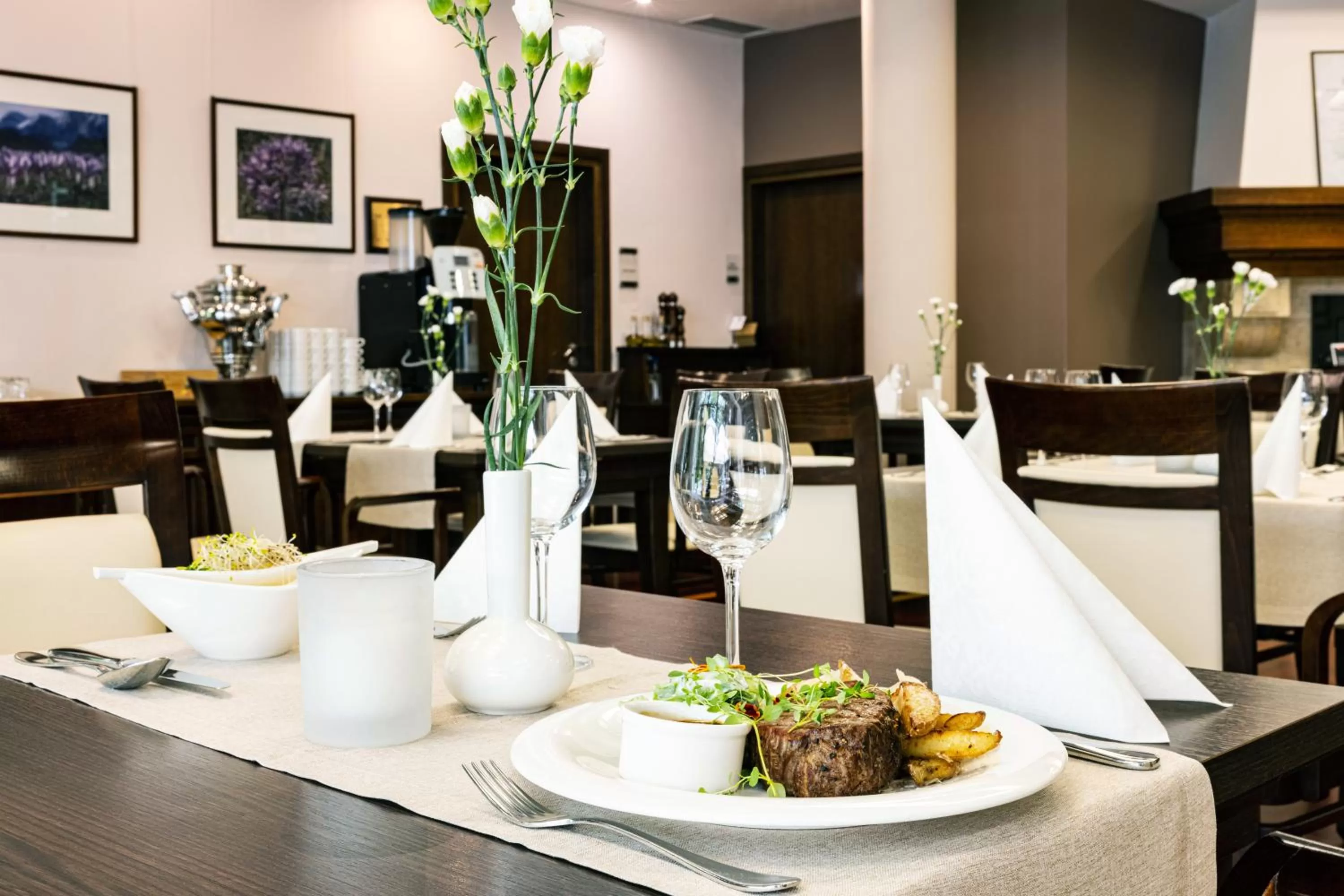 Property building in Hotel Crocus