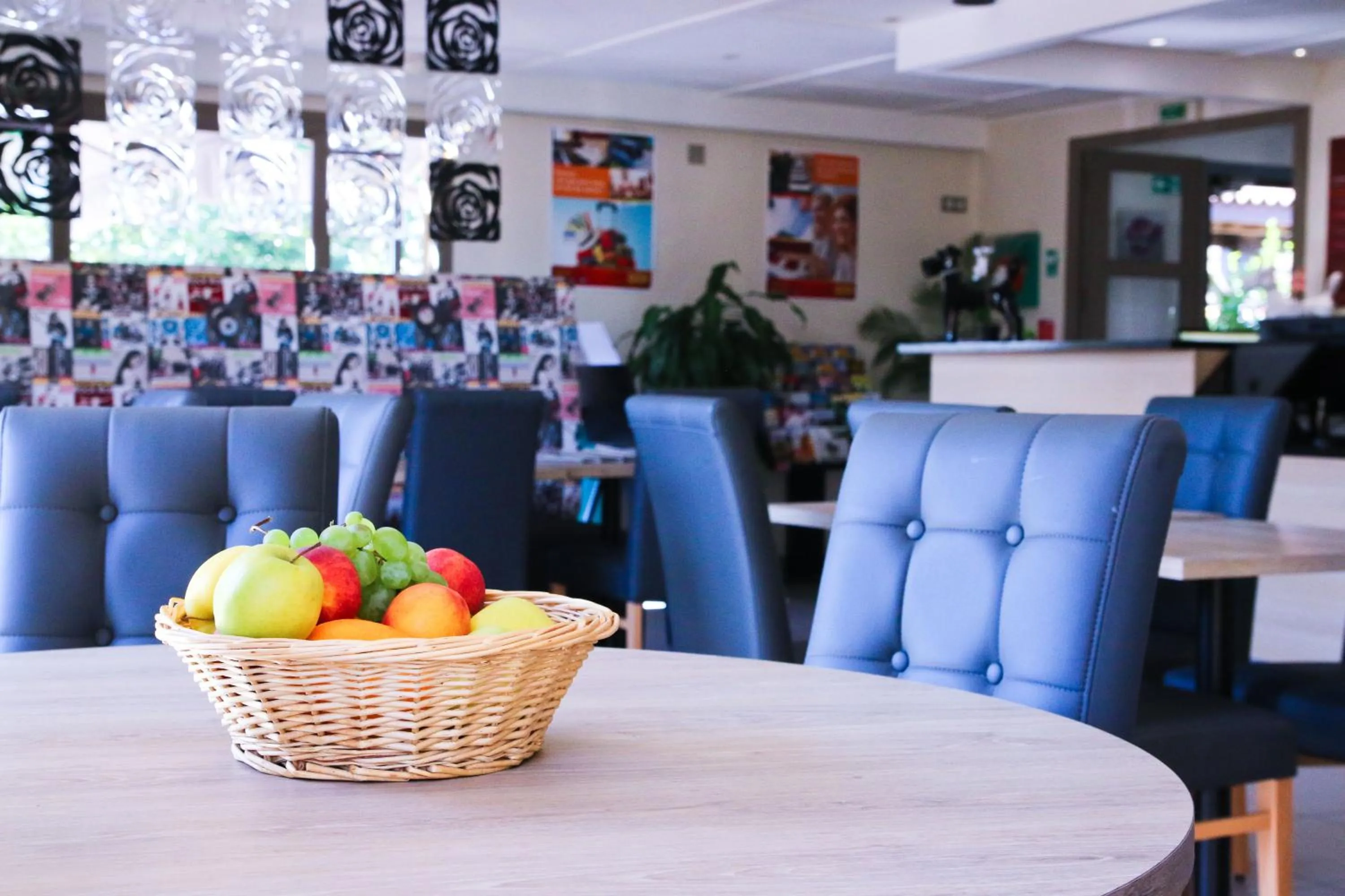 Restaurant/places to eat in Kyriad Bordeaux - Merignac Aéroport