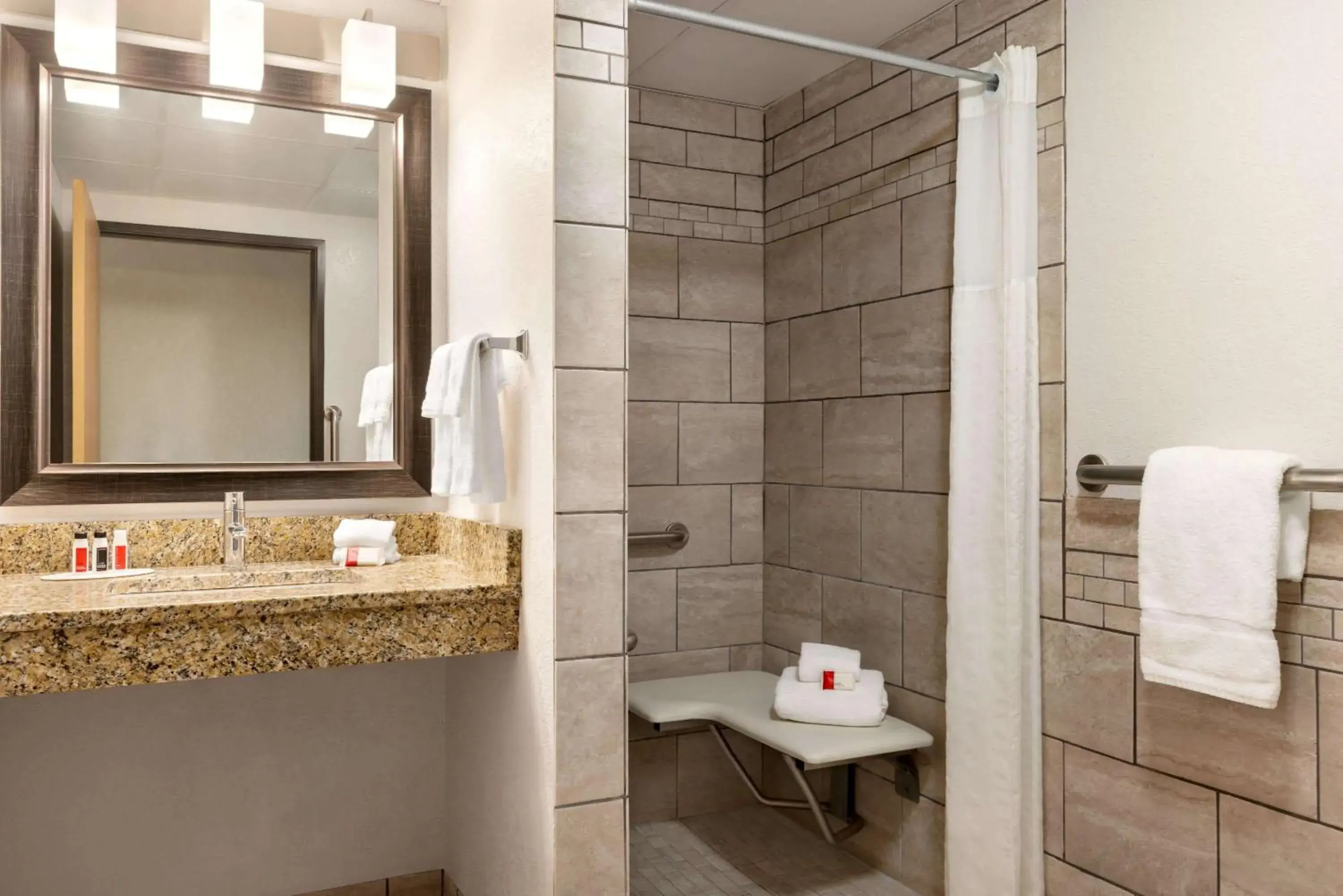 1 Queen Bed, Mobility Accessible Room (Non-Smoking) in Baymont by Wyndham Owatonna 1 Queen Bed, Mobility Accessible Room (Non-Smoking) in Baymont by Wyndham Owatonna