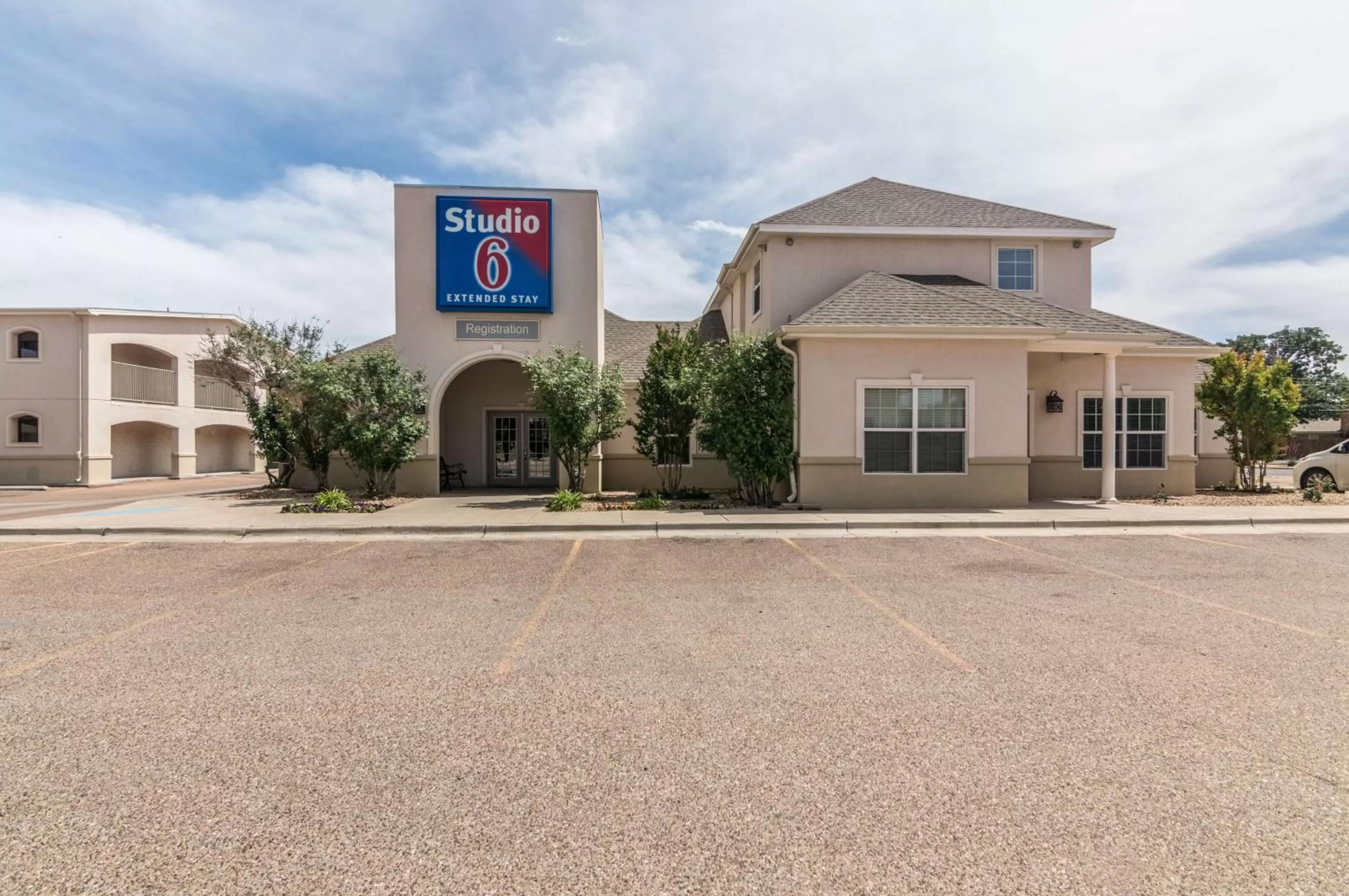 Property building in Studio 6-Lubbock, TX - Medical Center