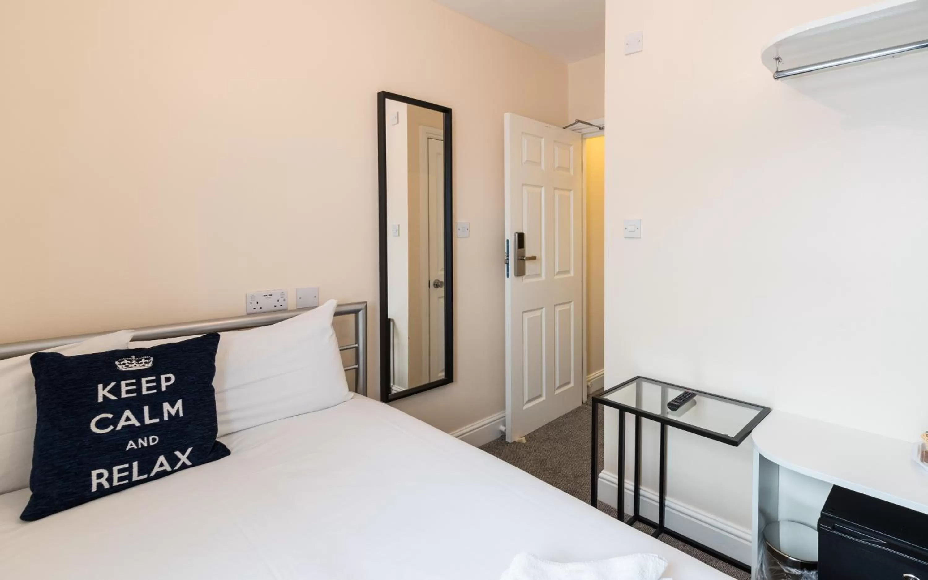 Bed in Royal London Hotel By Saba