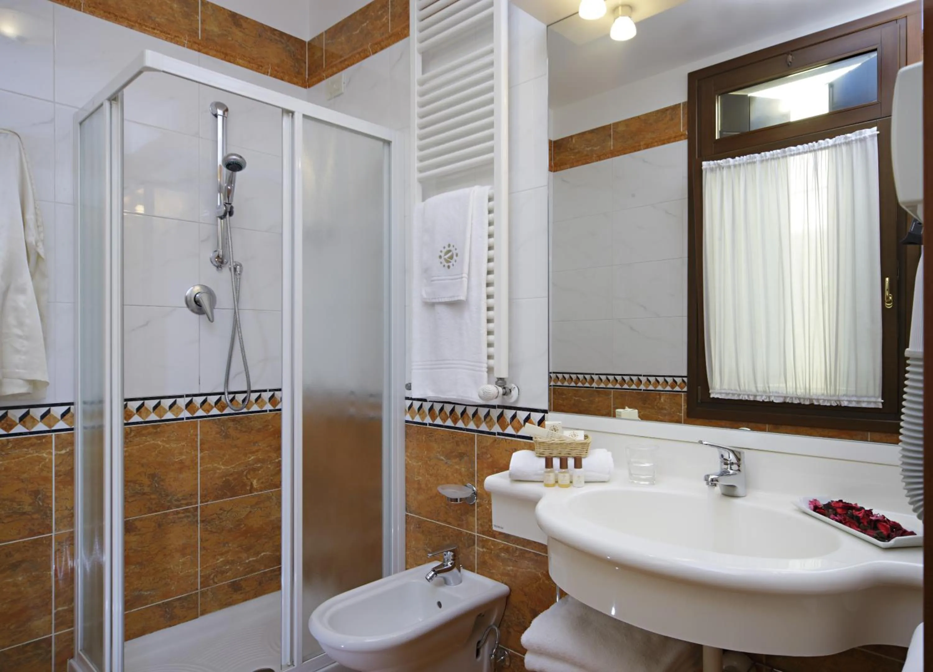 Bathroom in Hotel Vivit ***S