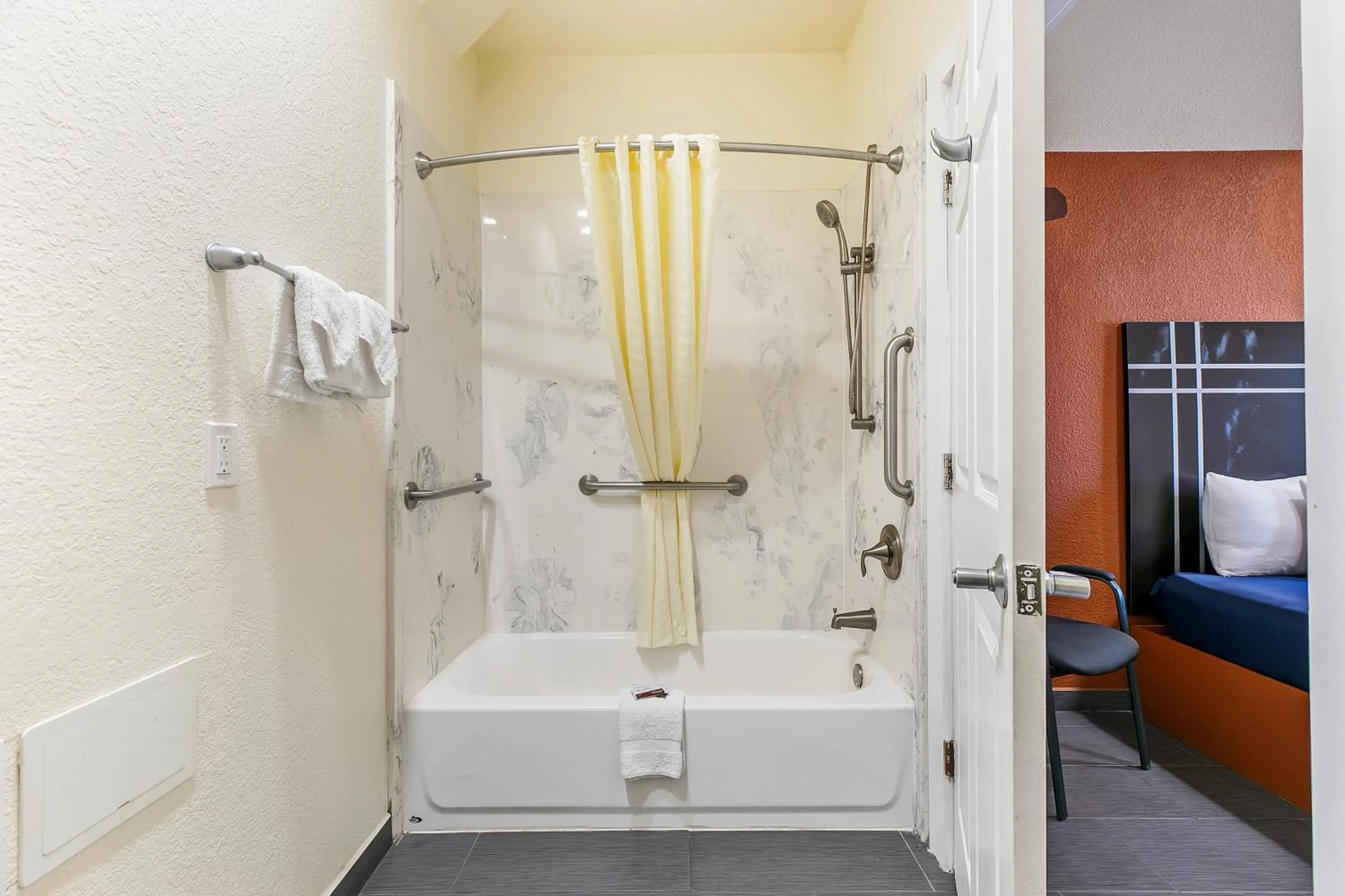 Bathroom in Lighthouse Inn