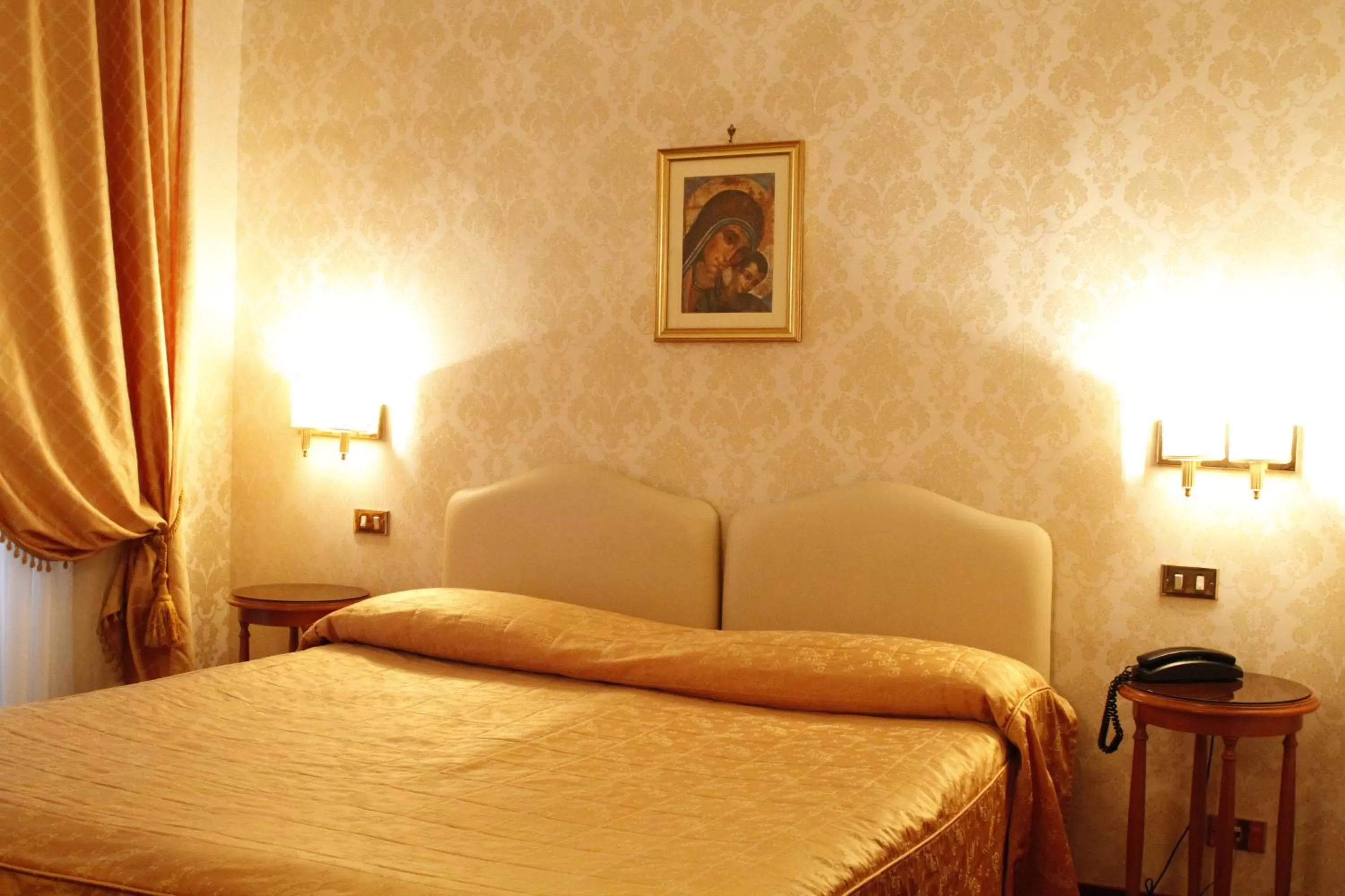 Bedroom, Bed in Hotel Torino
