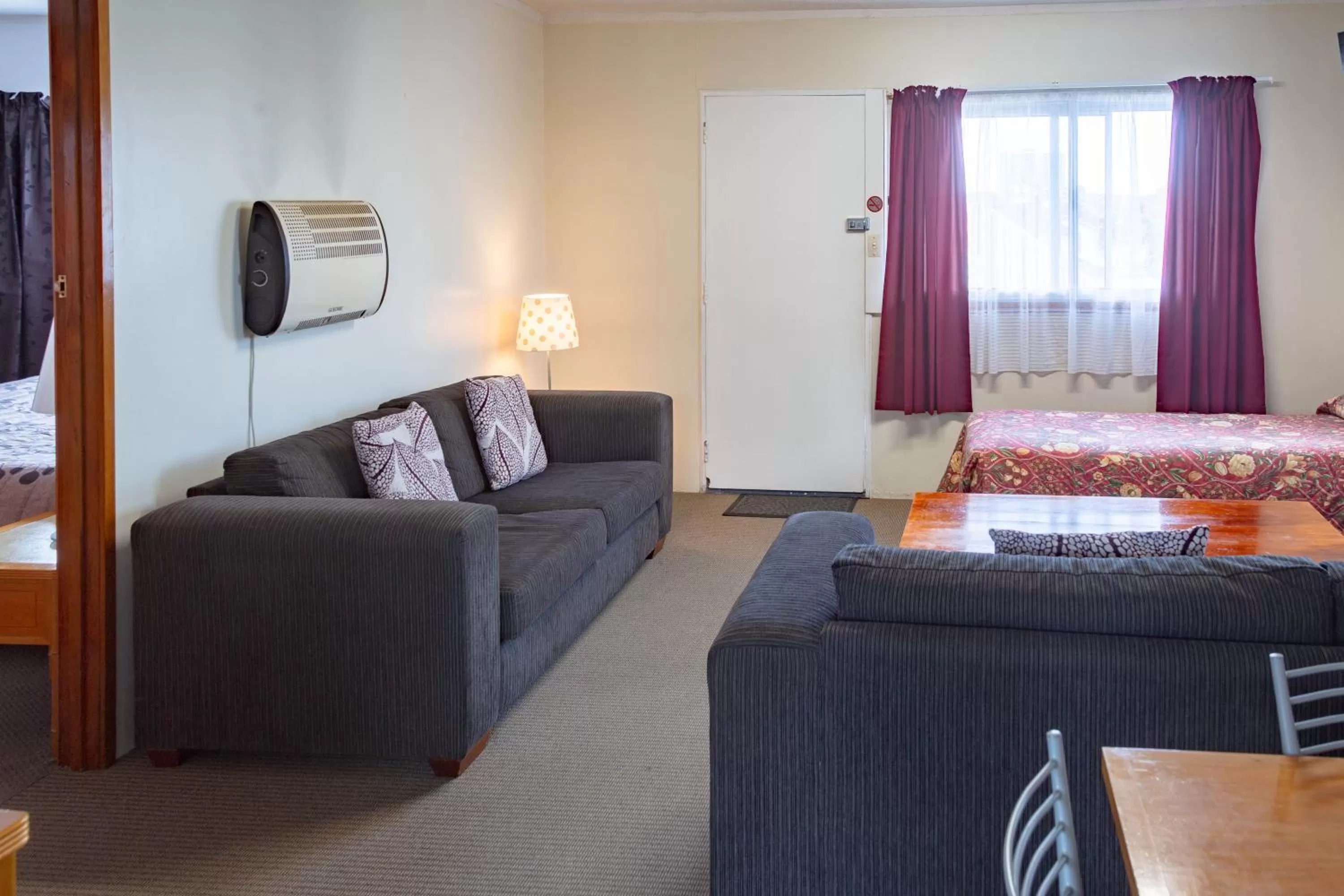 Seating area in New Haven Motel