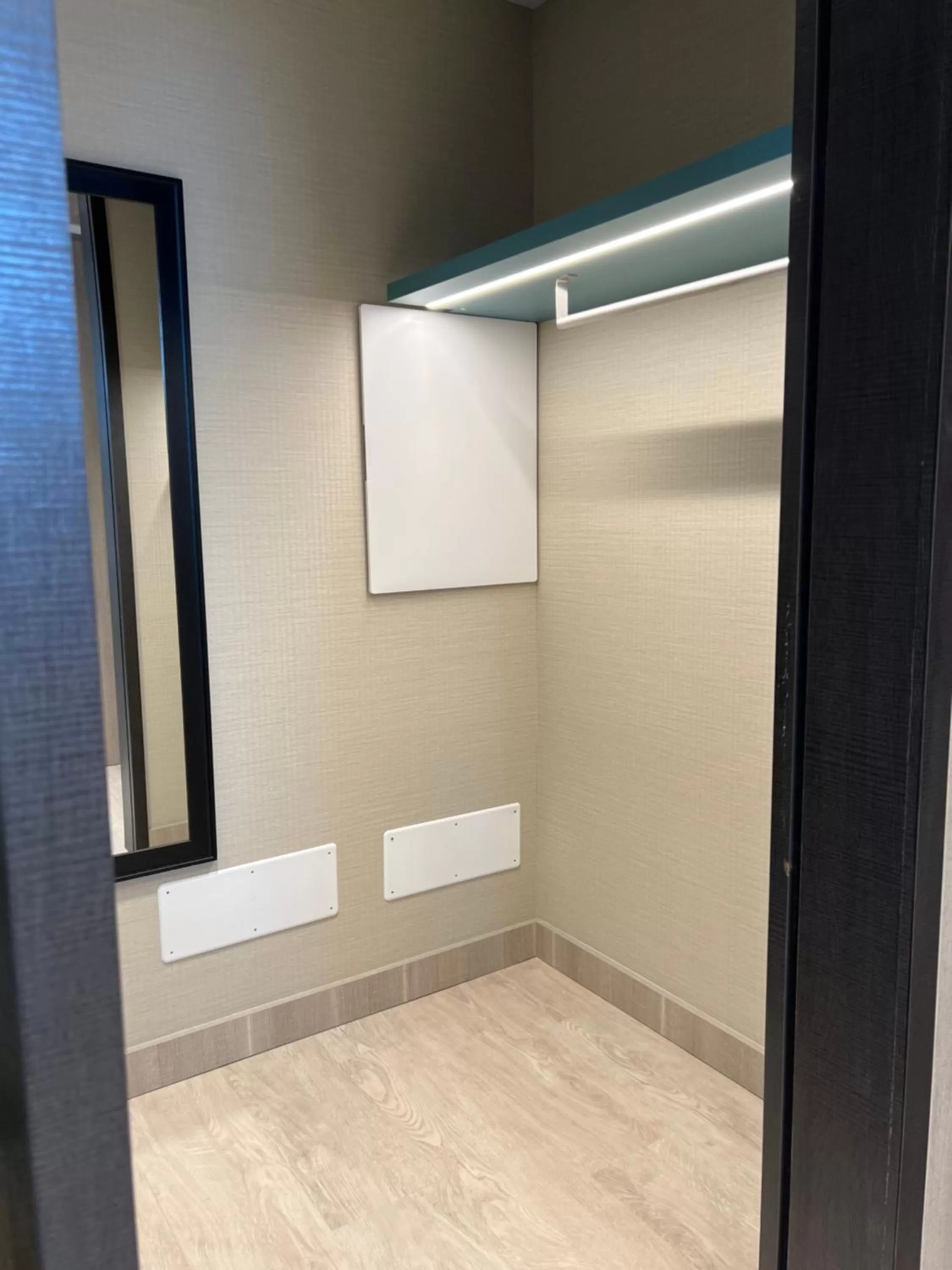 wardrobe in Ceccarini 9 home suite home