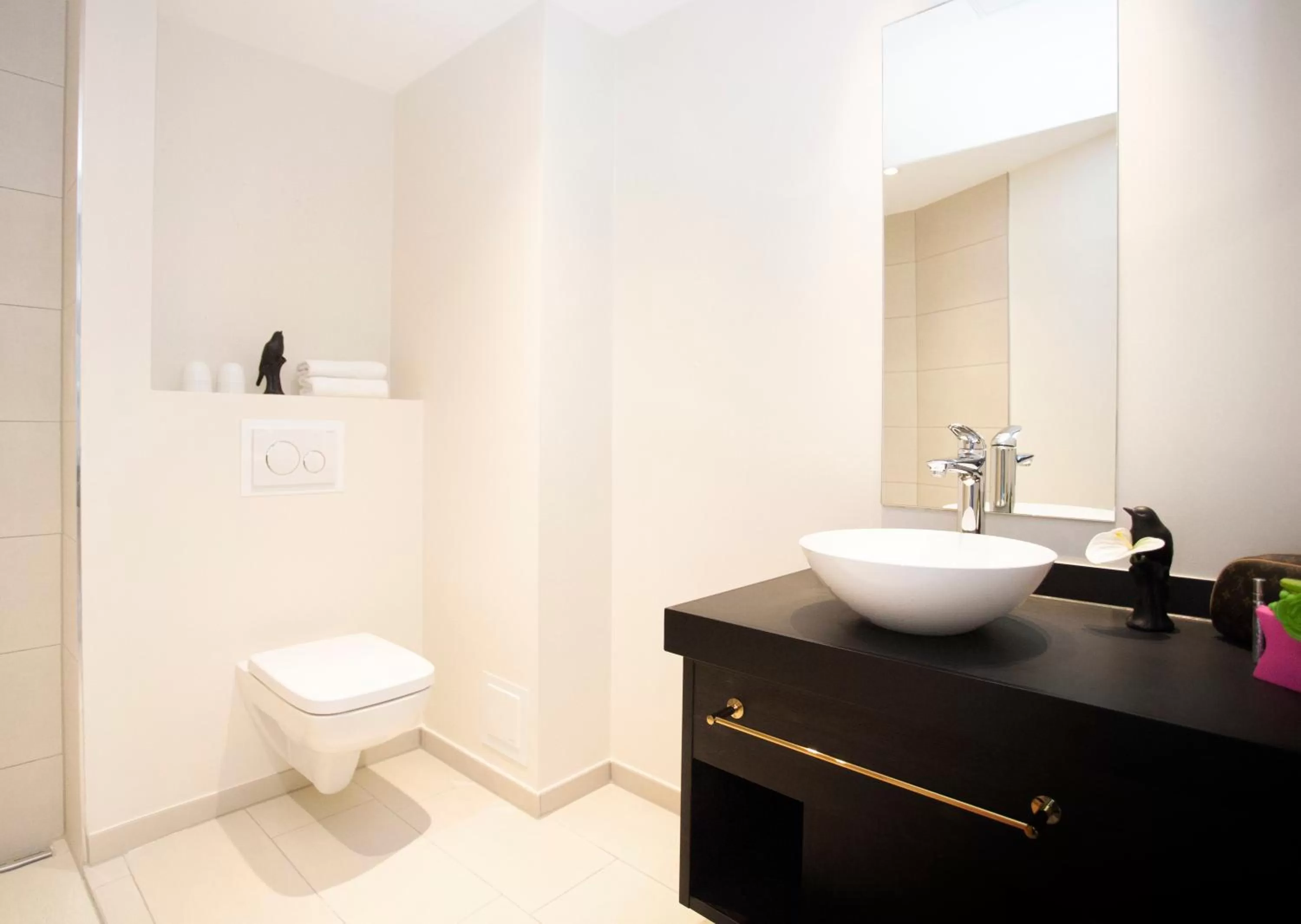 Shower in ONNO Boutique Hotel & Apartments