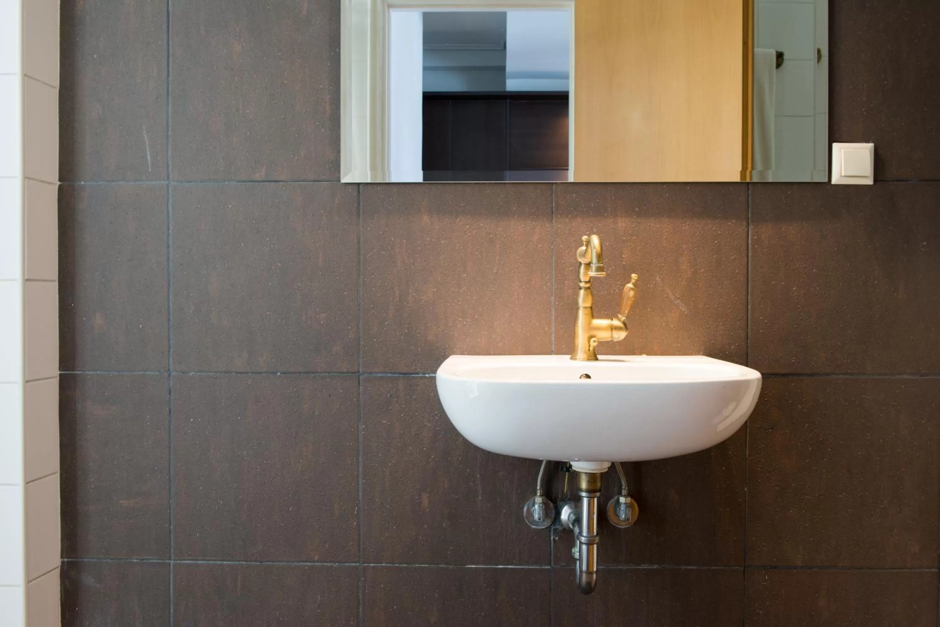 Bathroom in Athens Studios