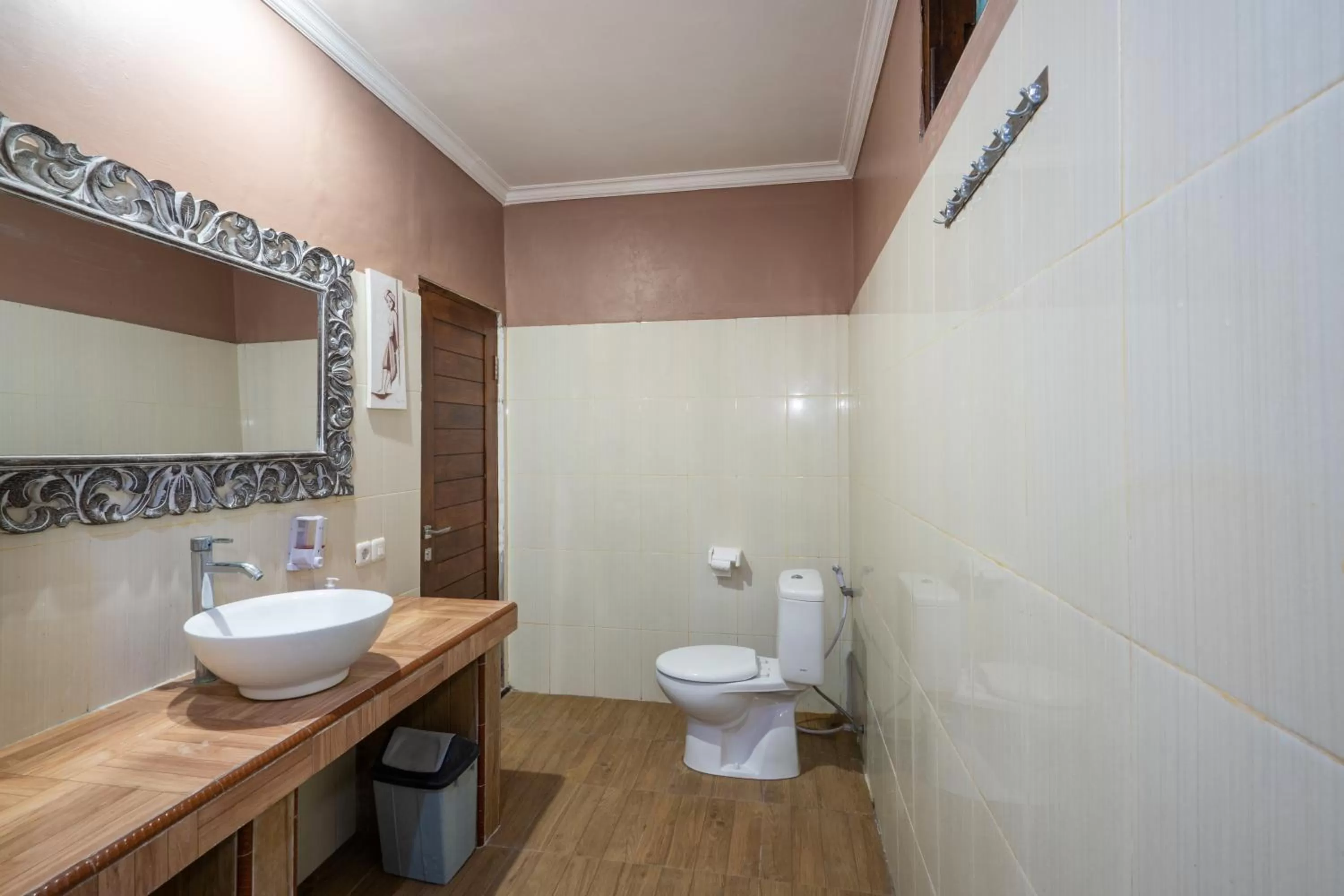 Bathroom in Mushroom Beach Bungalows