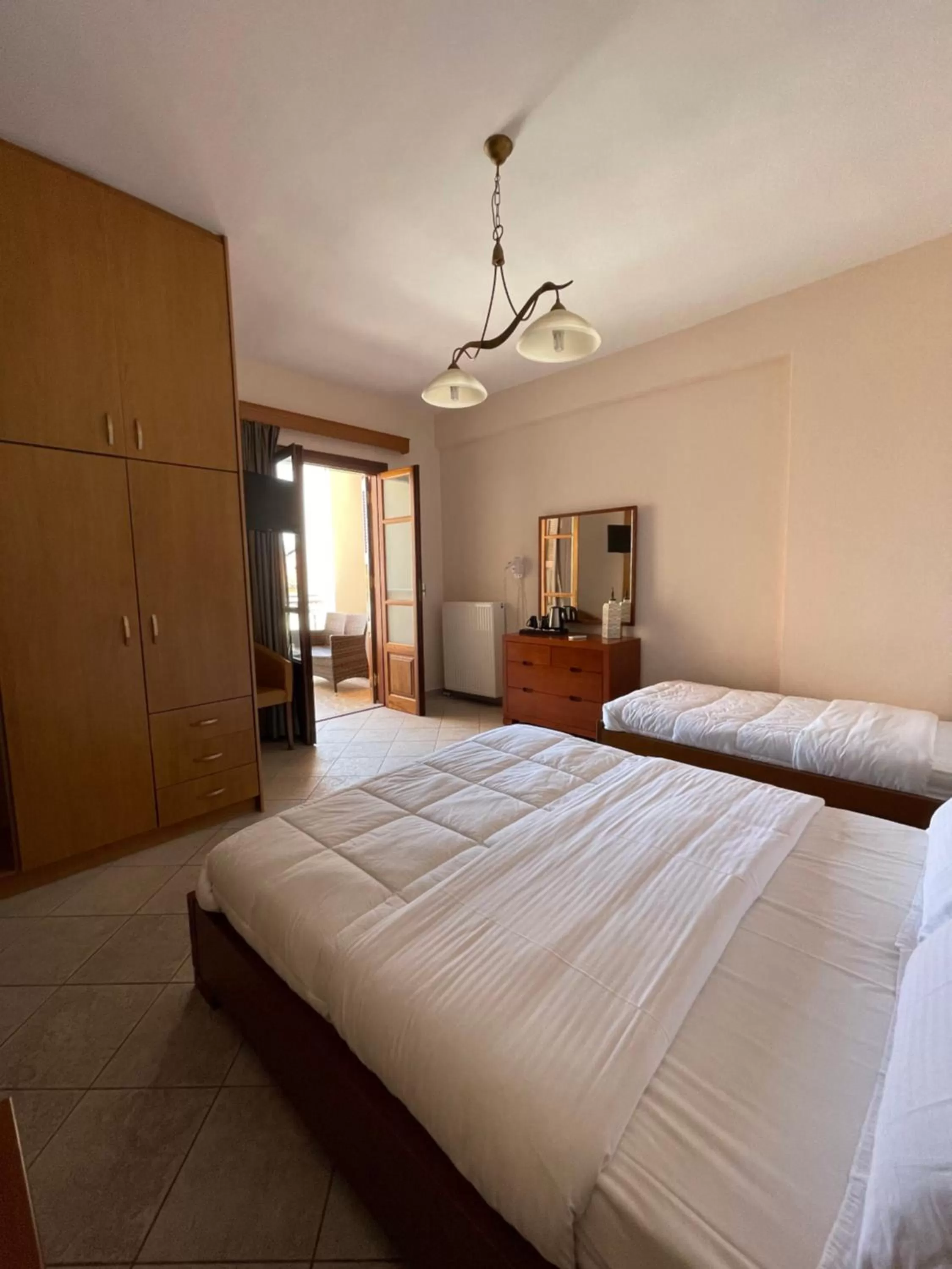 Bedroom, Bed in Sofotel