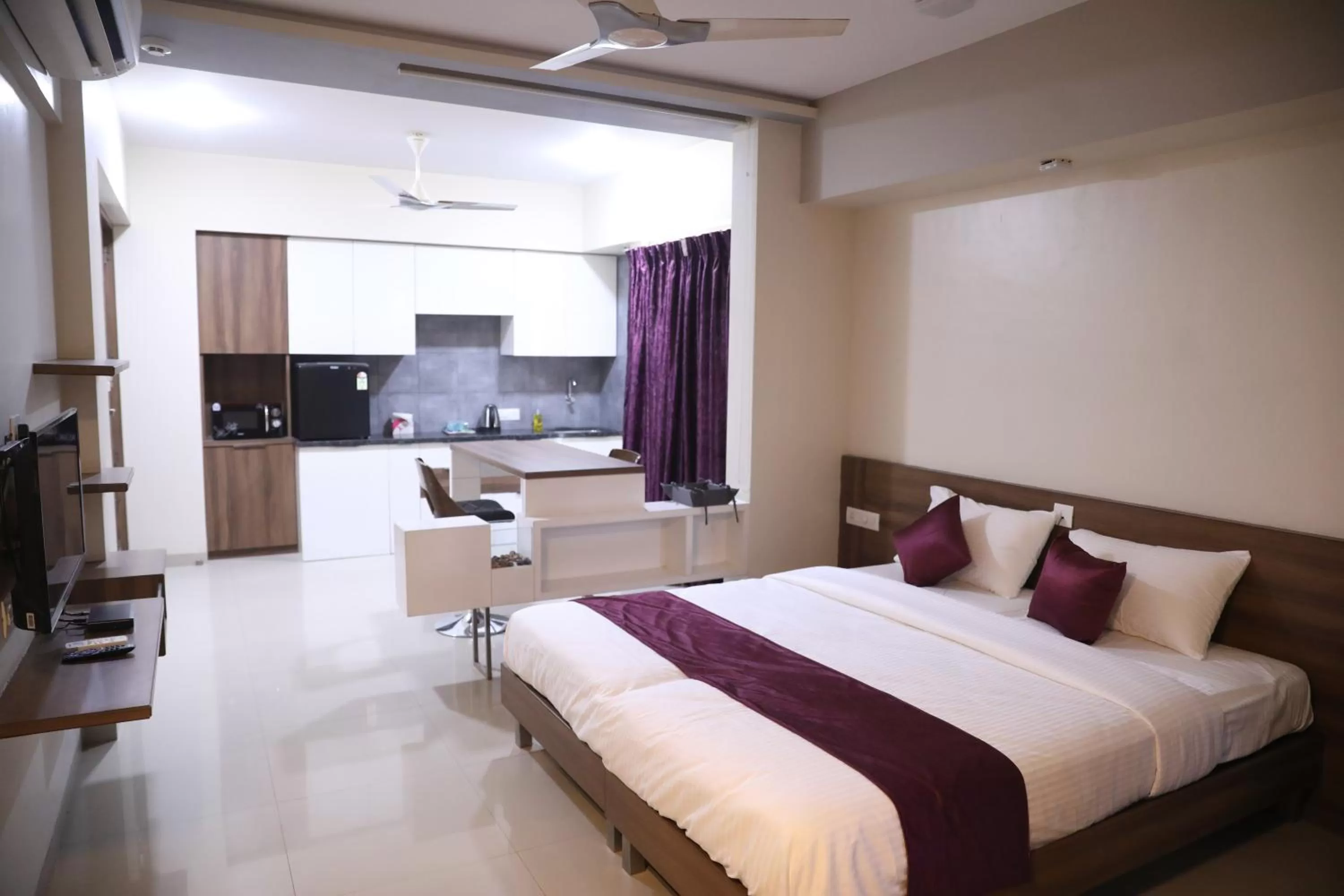 Photo of the whole room in AUHTEL Baner