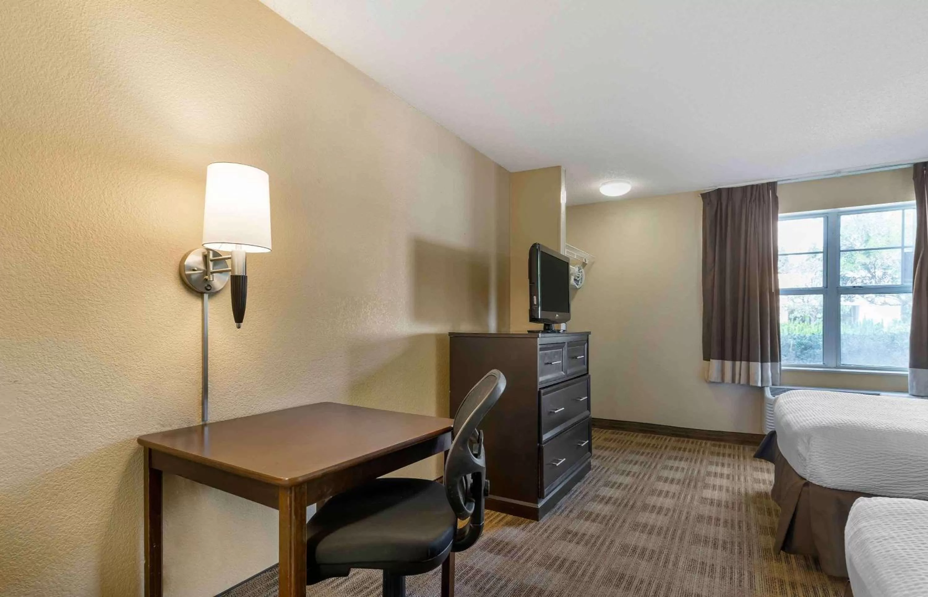 Bedroom, Bed in Extended Stay America Suites - San Jose - Edenvale - North