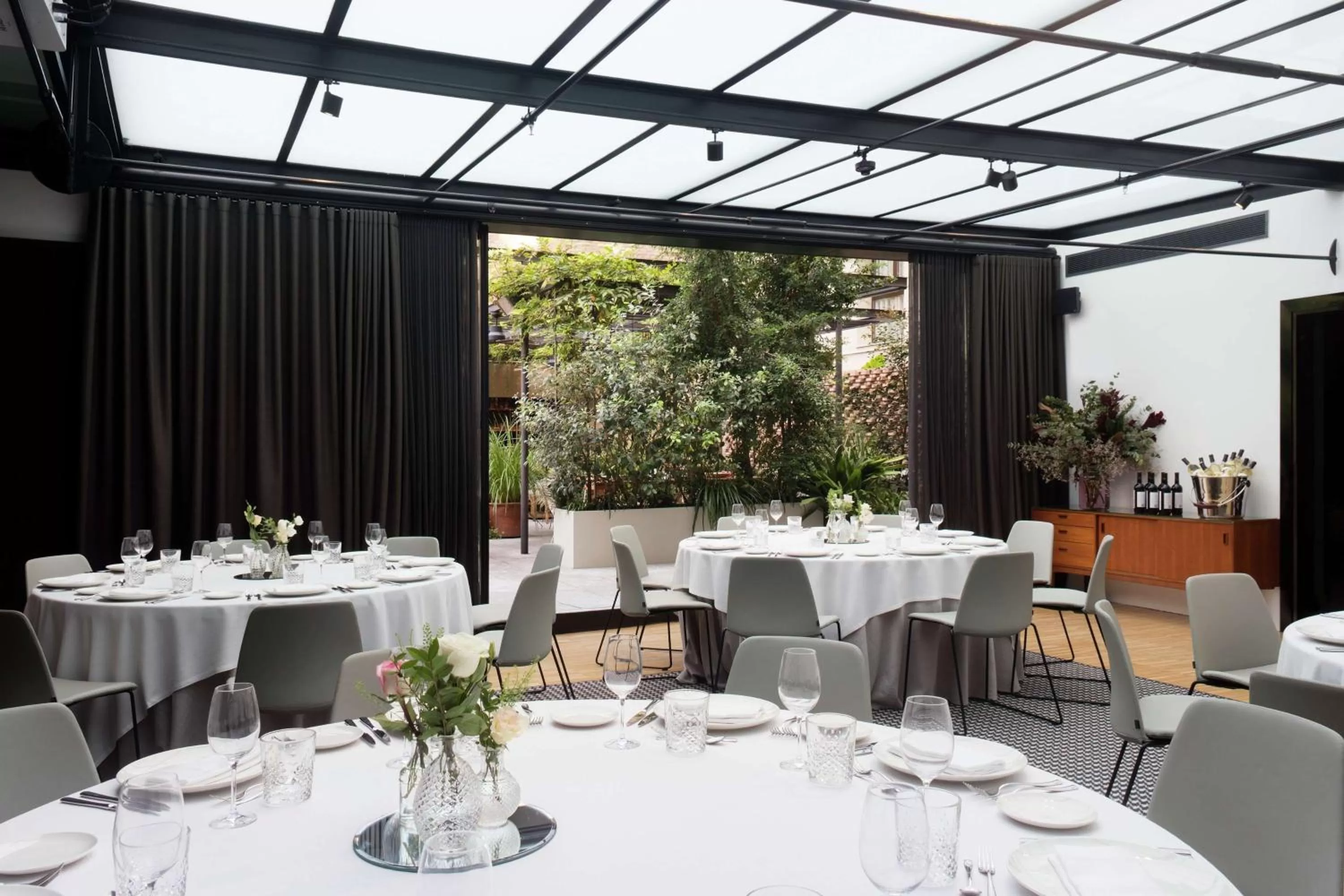 Meeting/conference room in Alexandra Barcelona Hotel, Curio Collection by Hilton