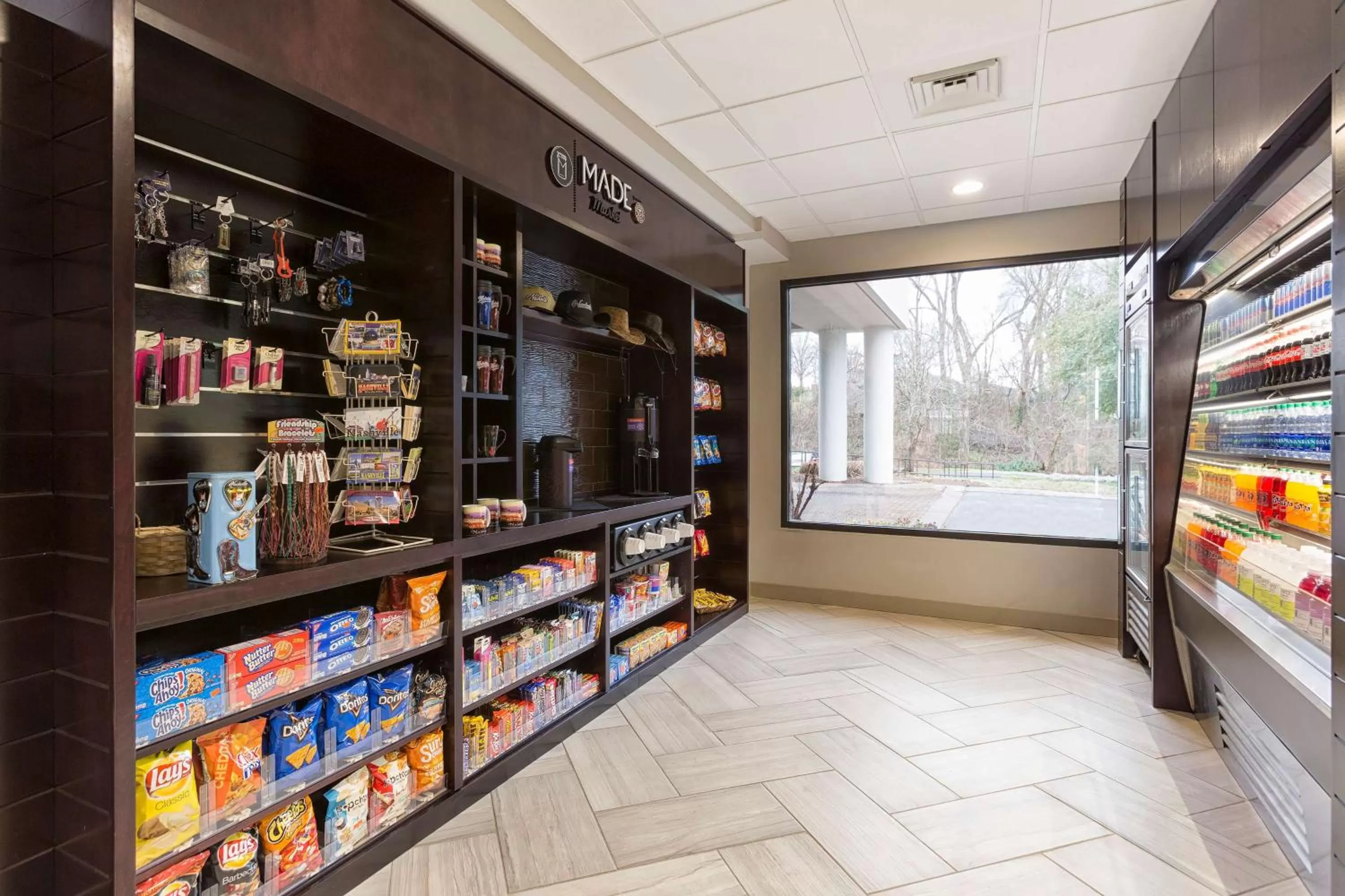 Restaurant/places to eat in DoubleTree Suites by Hilton Nashville Airport