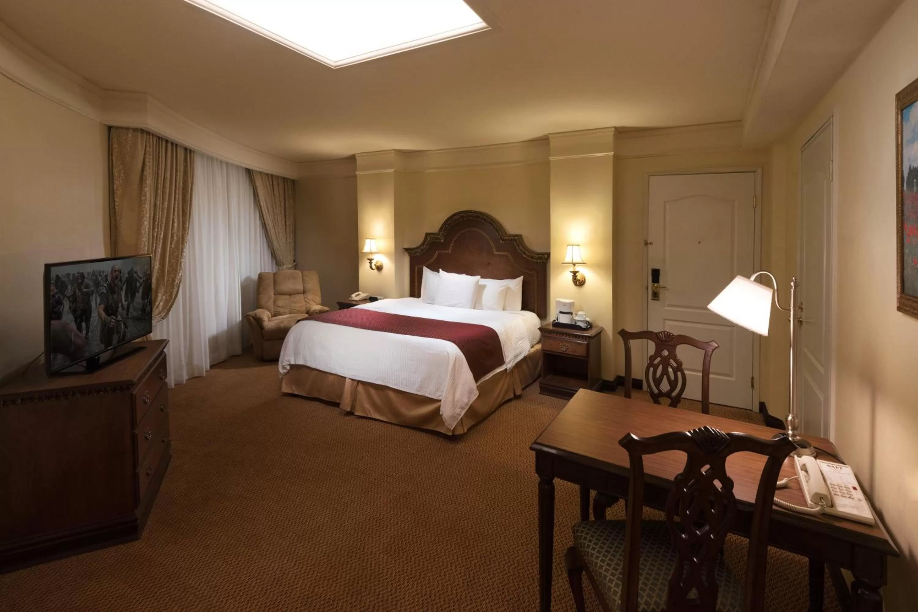 Photo of the whole room, Bed in Safi Royal Luxury Valle