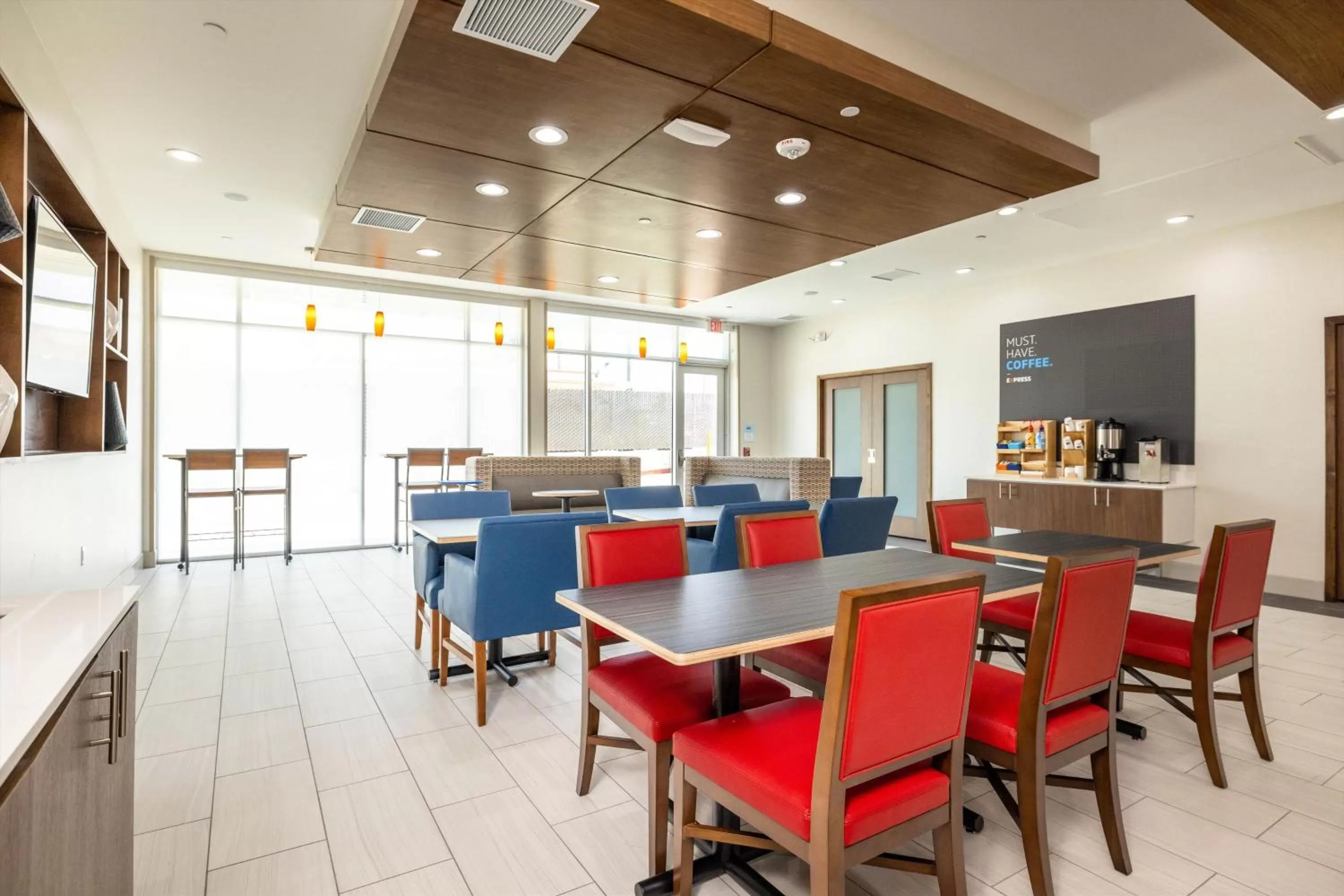 Breakfast in Holiday Inn Express & Suites - San Jose Silicon Valley by IHG