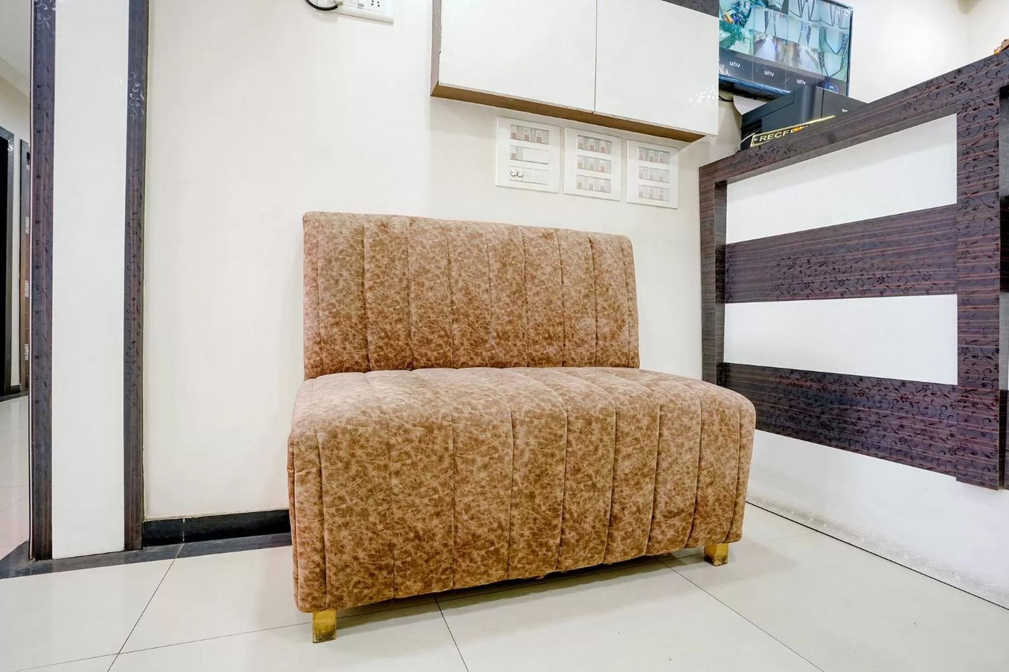 Lobby or reception, Seating Area in FabExpress Rajmahal