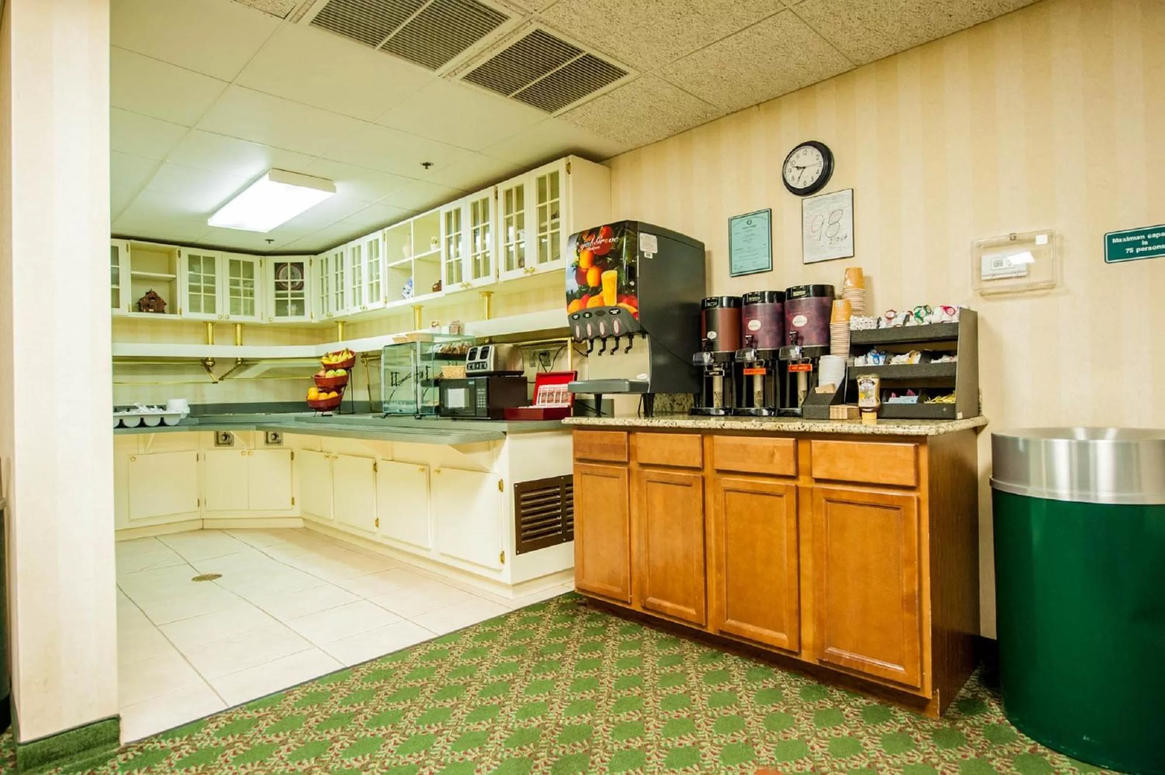 Restaurant/places to eat in Greystone Inn & Suites