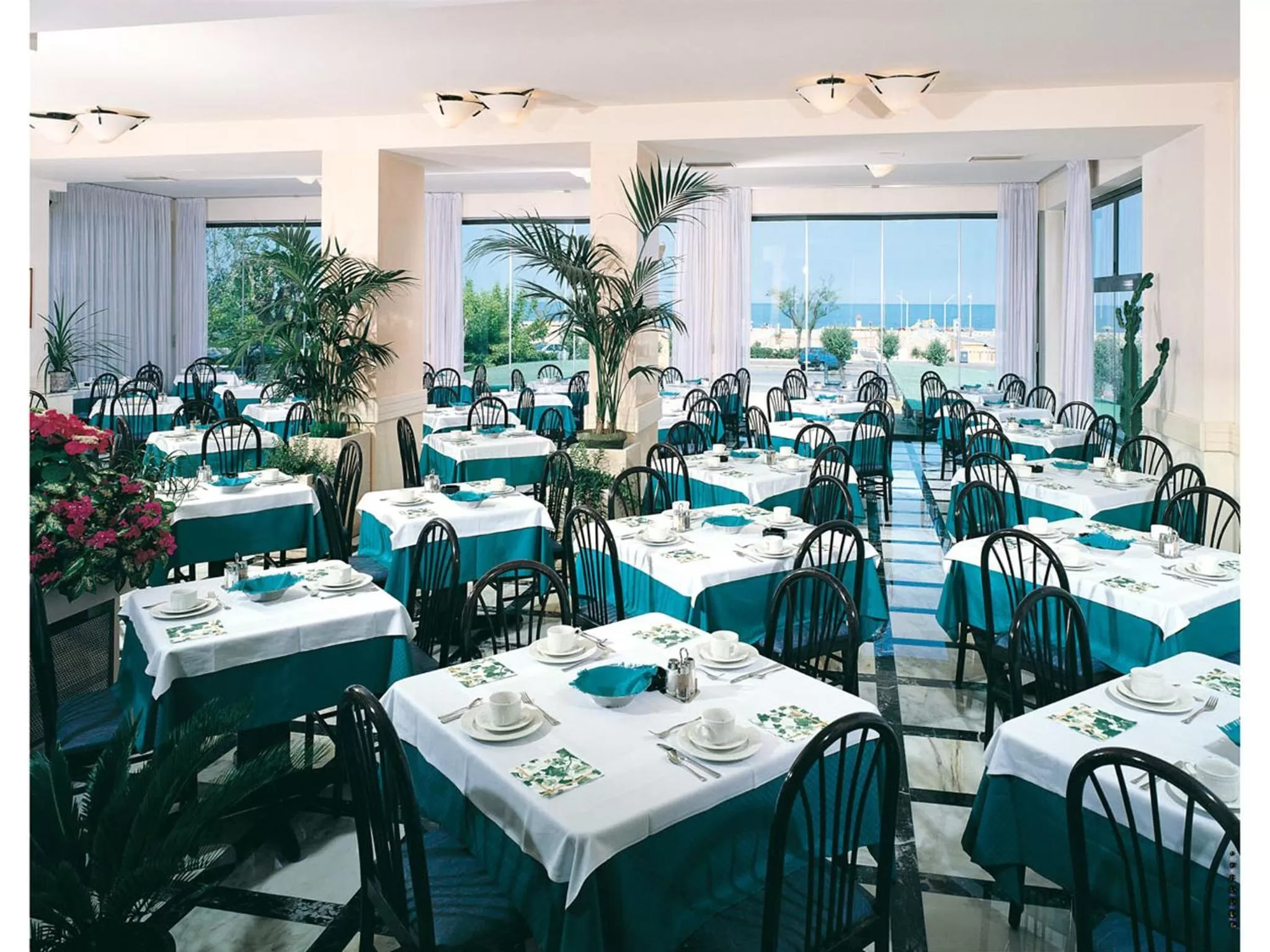 Restaurant/places to eat in Hotel Cobalto