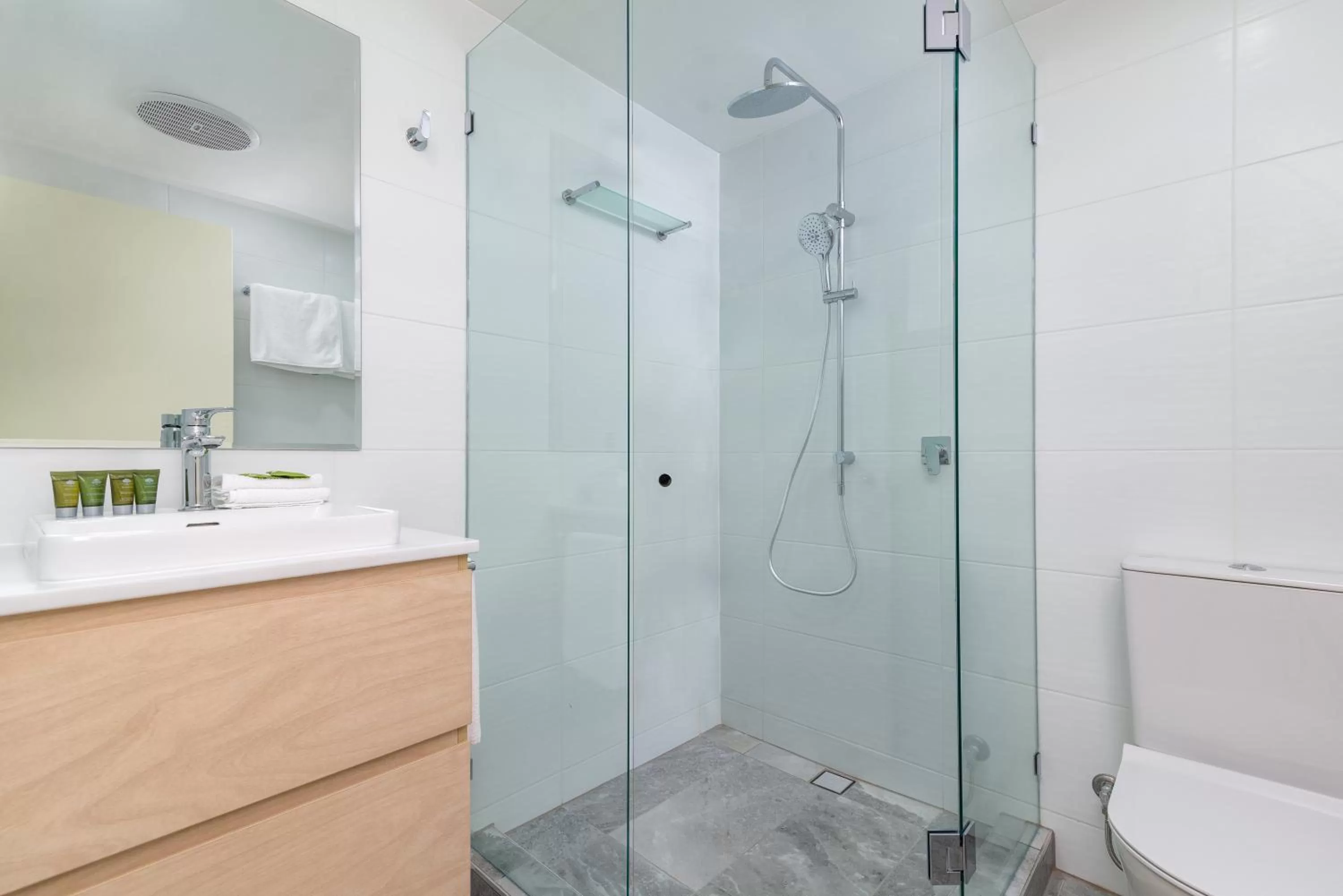 Bathroom in Driftwood Mantaray - Official Onsite Reception and Check In