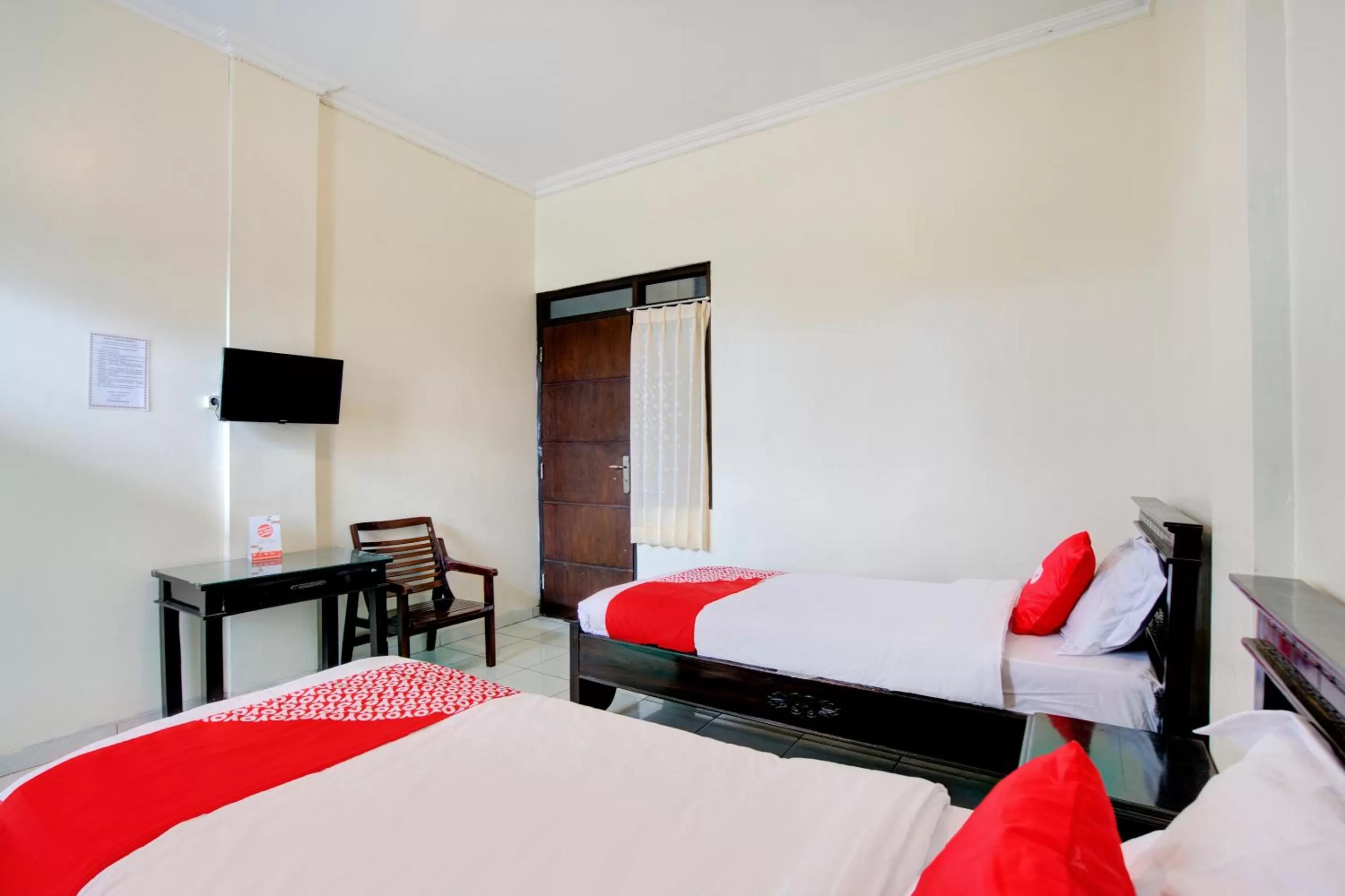 Bedroom, Bed in OYO 3862 Syariah Hotel Pandan Wangi