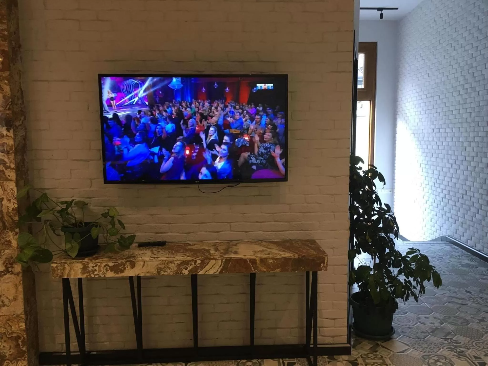 Communal lounge/ TV room in Iveria