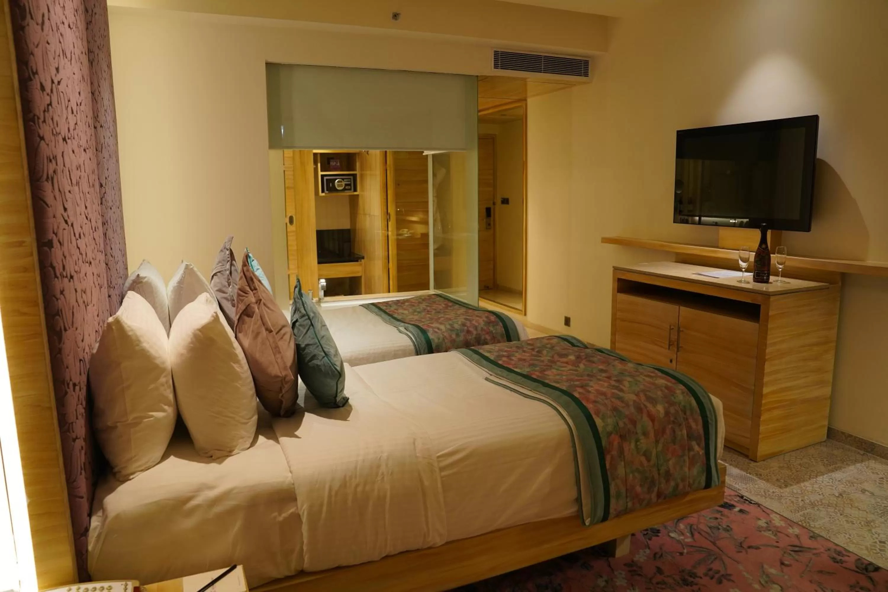 Bed in Hotel Royal Orchid Jaipur, Tonk Road