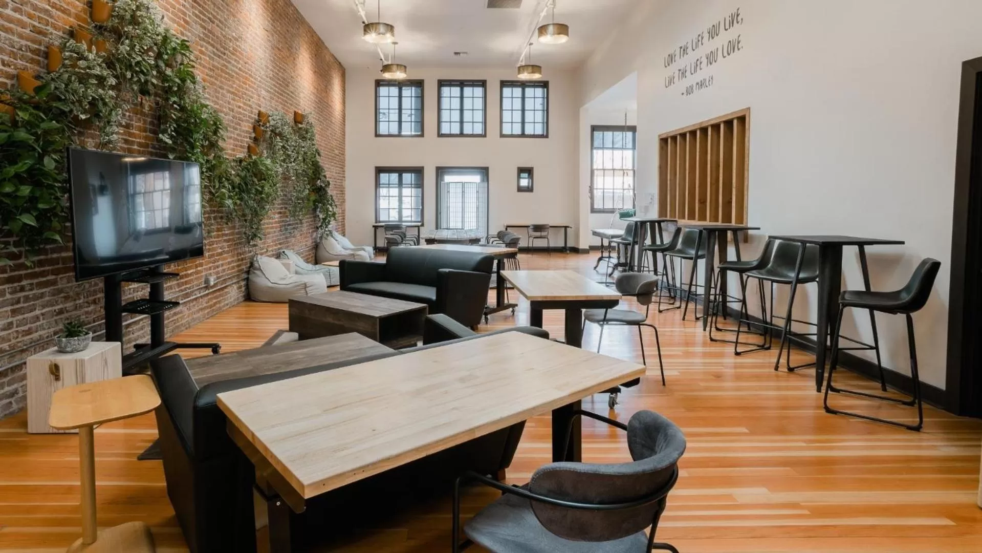 Meeting/conference room in SCP Redmond Hotel