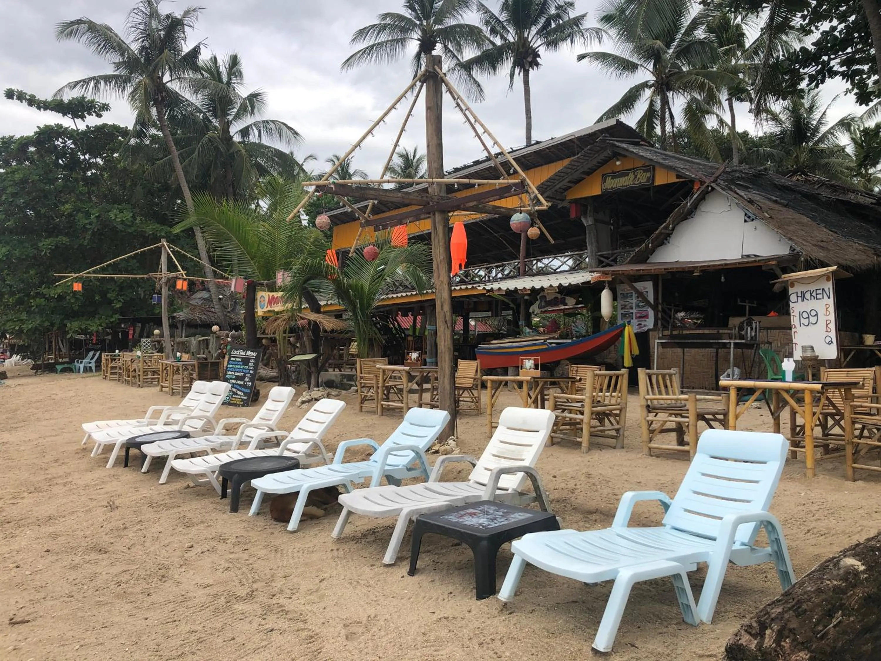 Moonwalk Lanta Resort