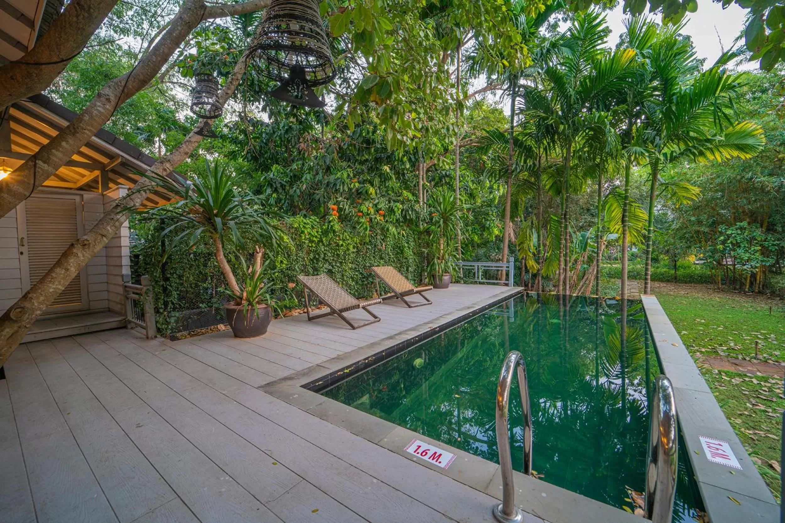 Pool view in Baan Suan Residence เฮือนพักบ้านสวน