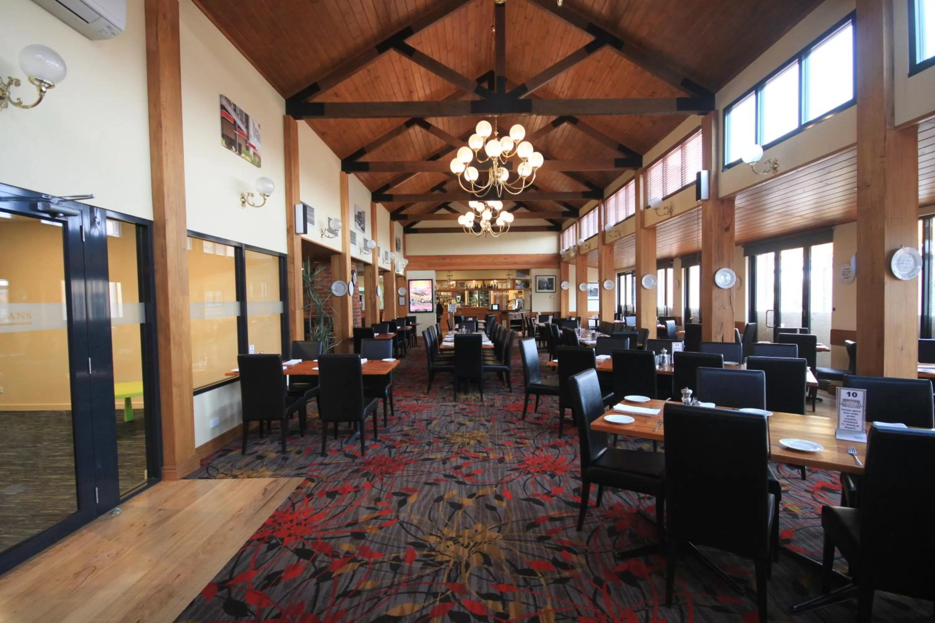 Restaurant/places to eat in Hogans Motel