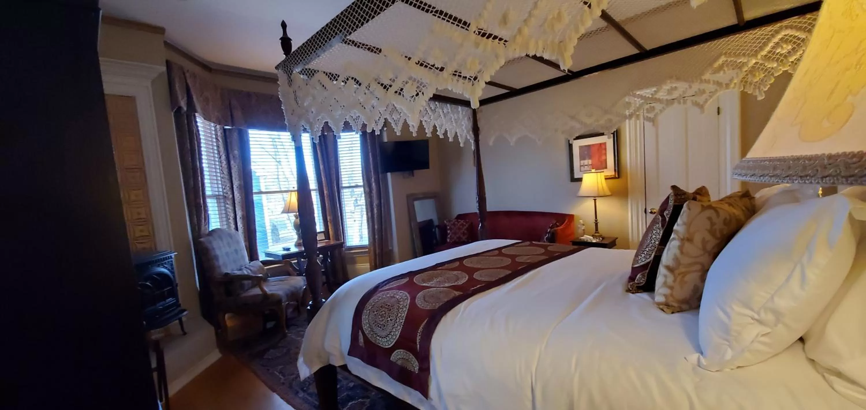 Bed in Blackberry Inn